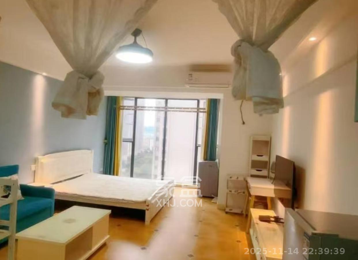 中交里城  1室1厅1卫    1500.0元/月室内图