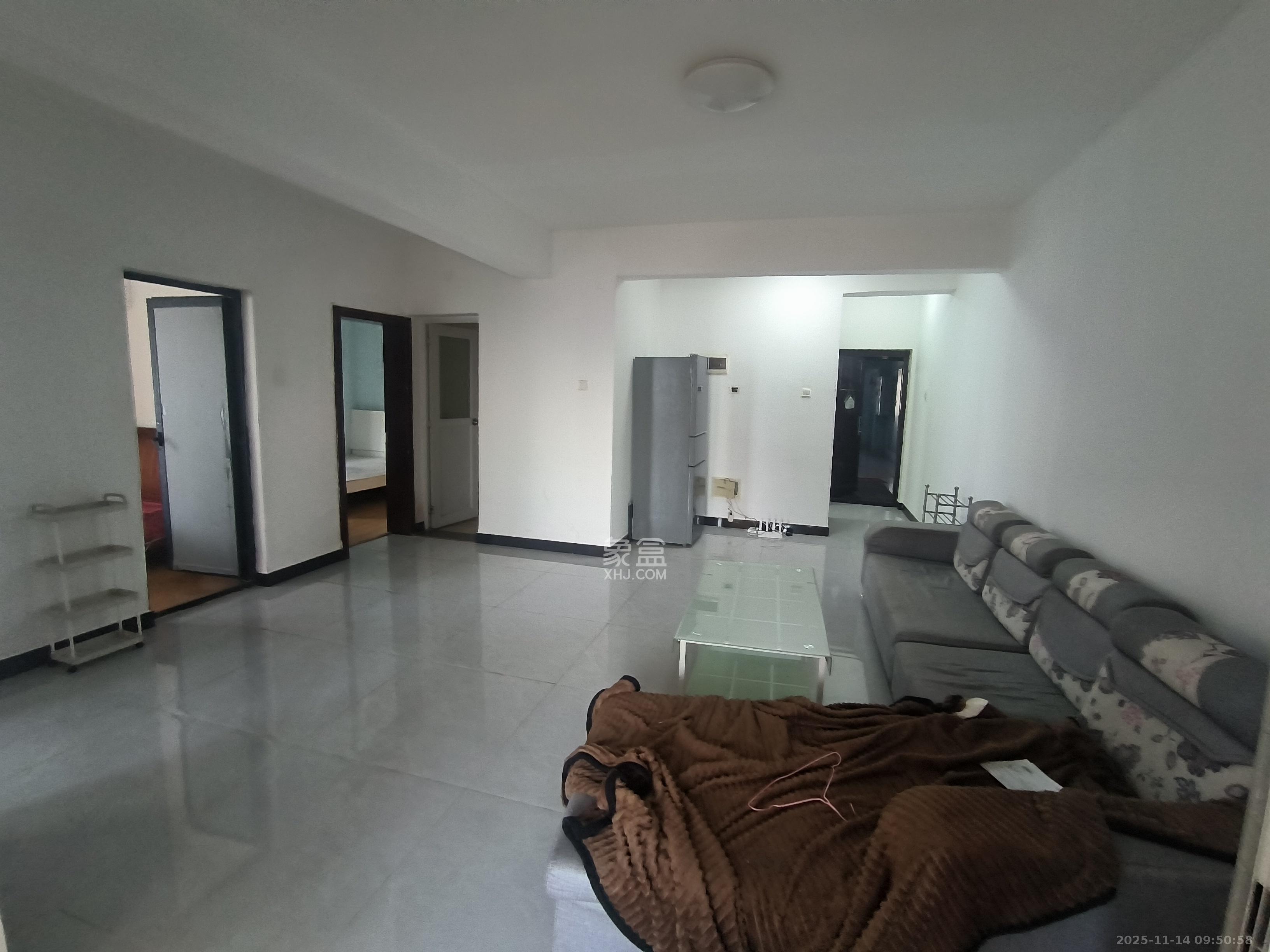 云鼎公馆  3室1厅1卫    2400.0元/月室内图