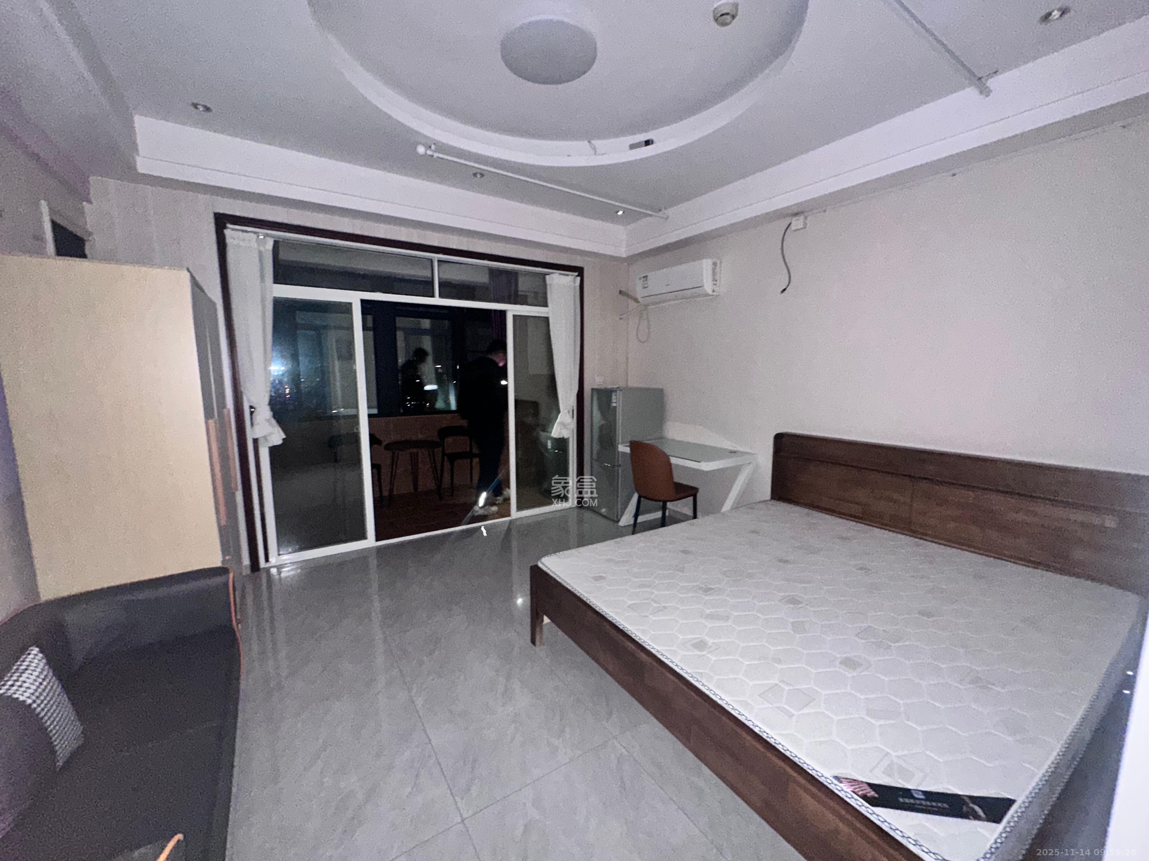 天元涉外景园B区  1室1厅1卫    1400.0元/月