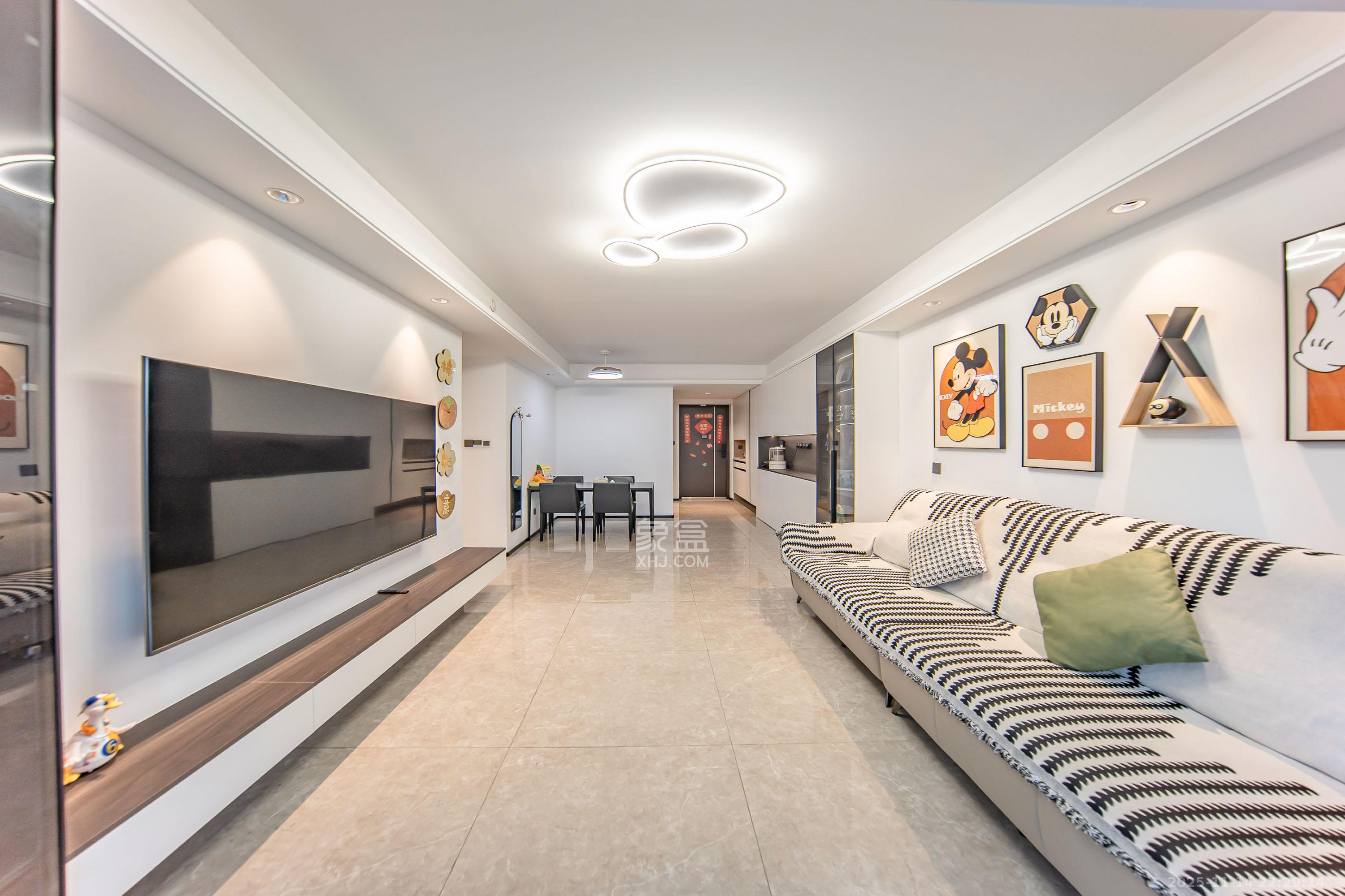 华润凯旋门一期 3室2厅2卫 145.0万 华润凯旋门一期 3室2厅2卫 145.0万客厅