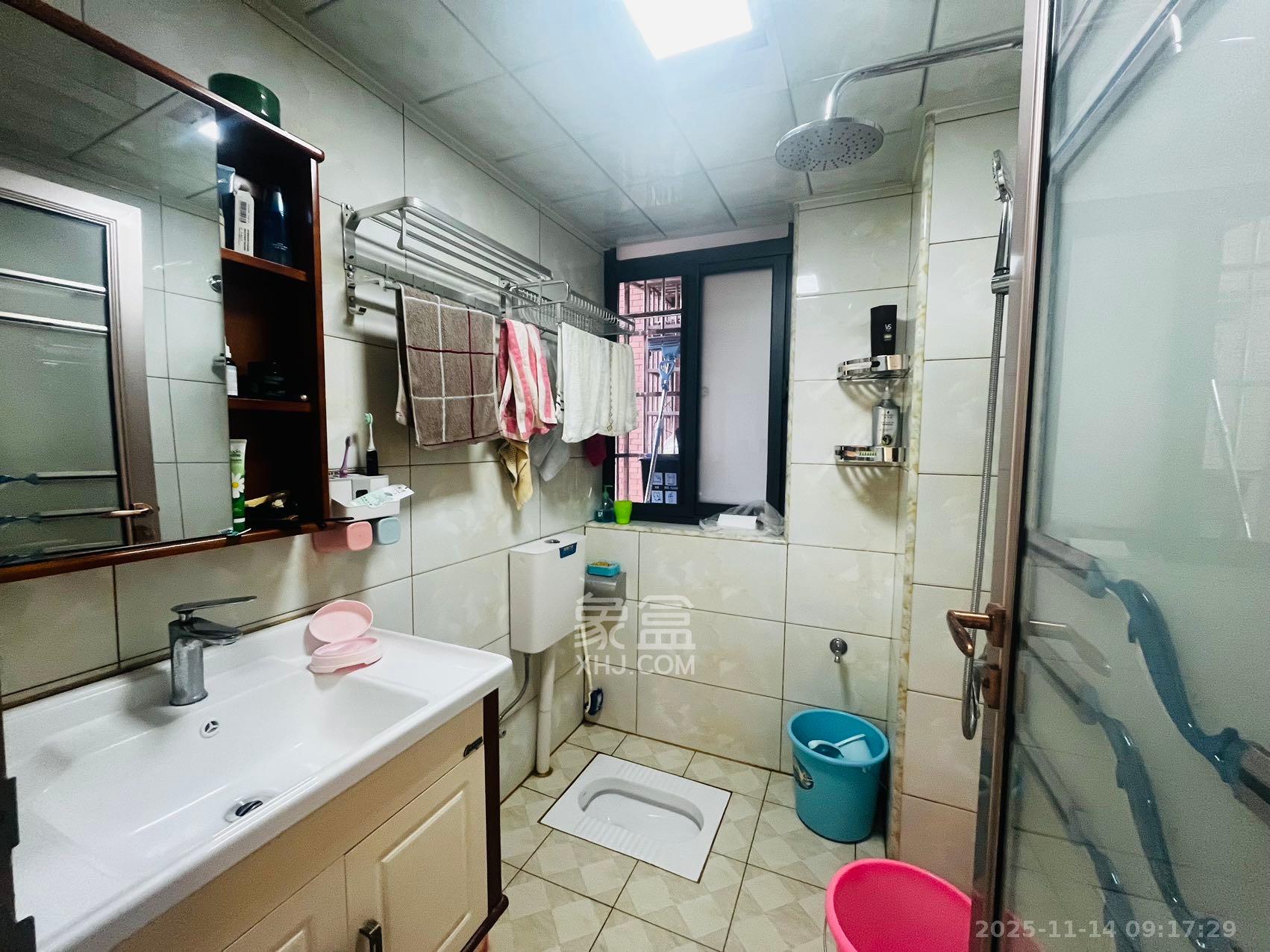 和润园一、二期  2室2厅1卫    1850.0元/月室内图