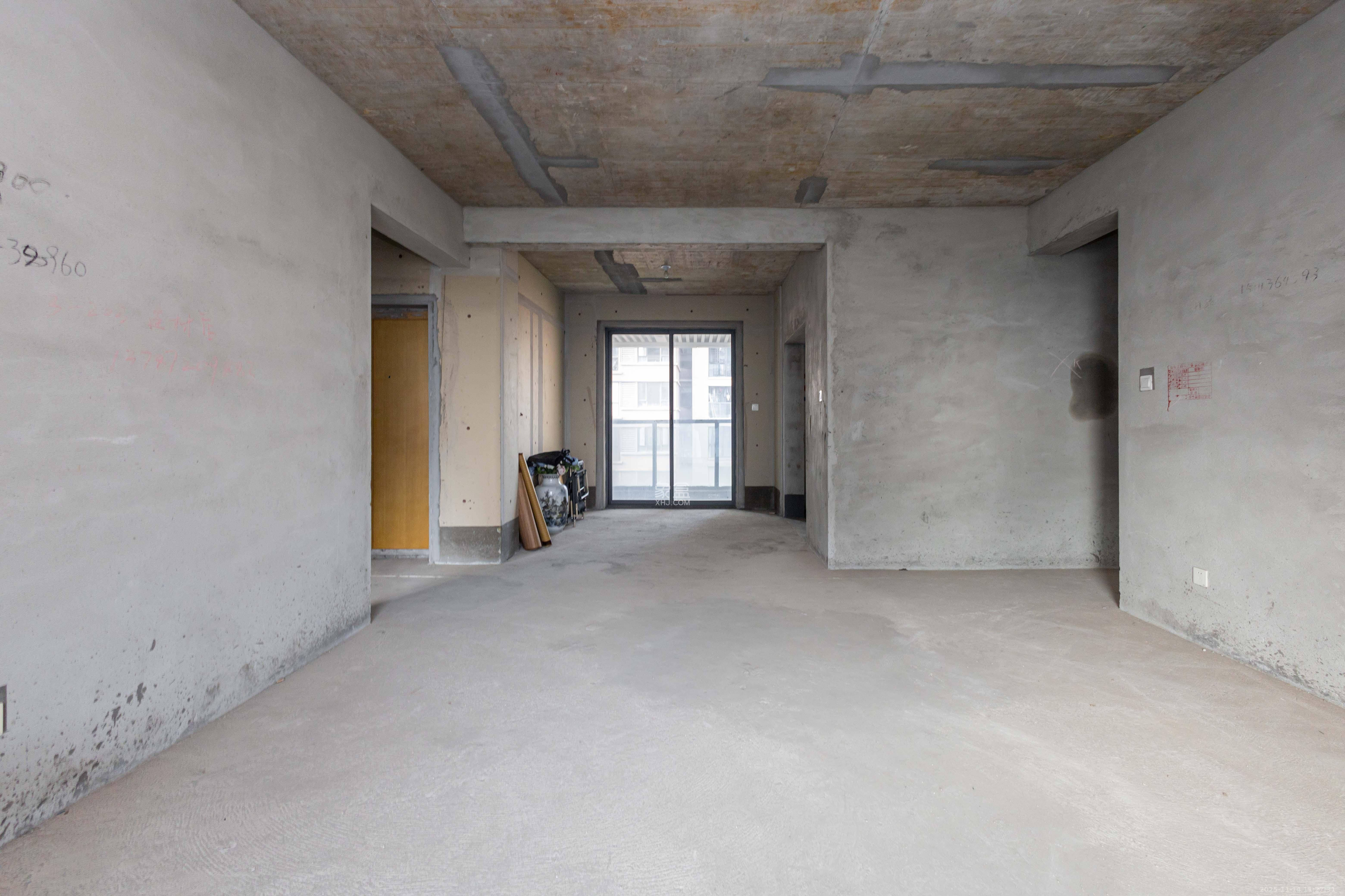 福天星中心（福天星雅苑）  5室2厅2卫    220.0万客厅