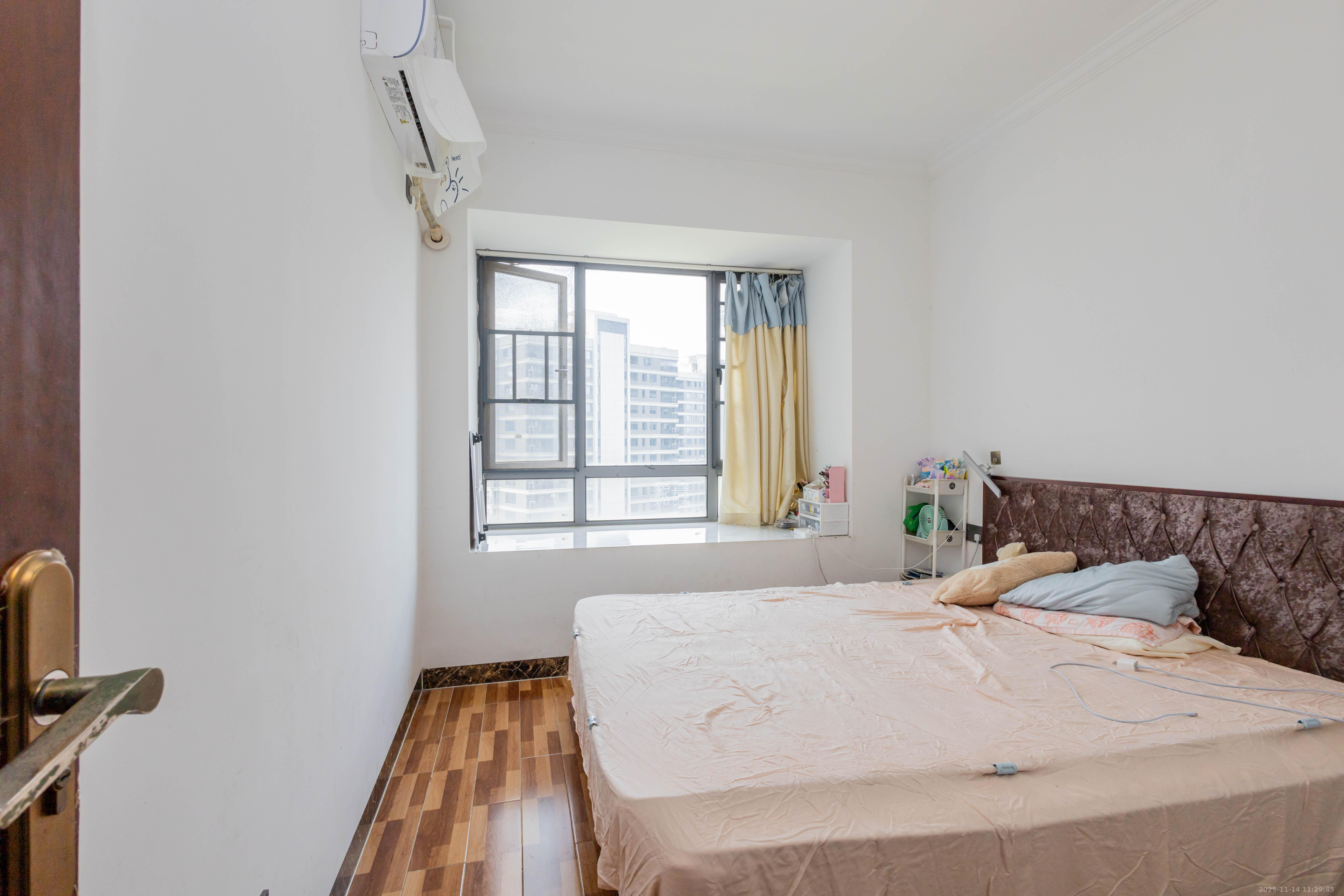 中交中央公园D4区 2室2厅1卫 70.0万 中交中央公园D4区 2室2厅1卫 70.0万卧室