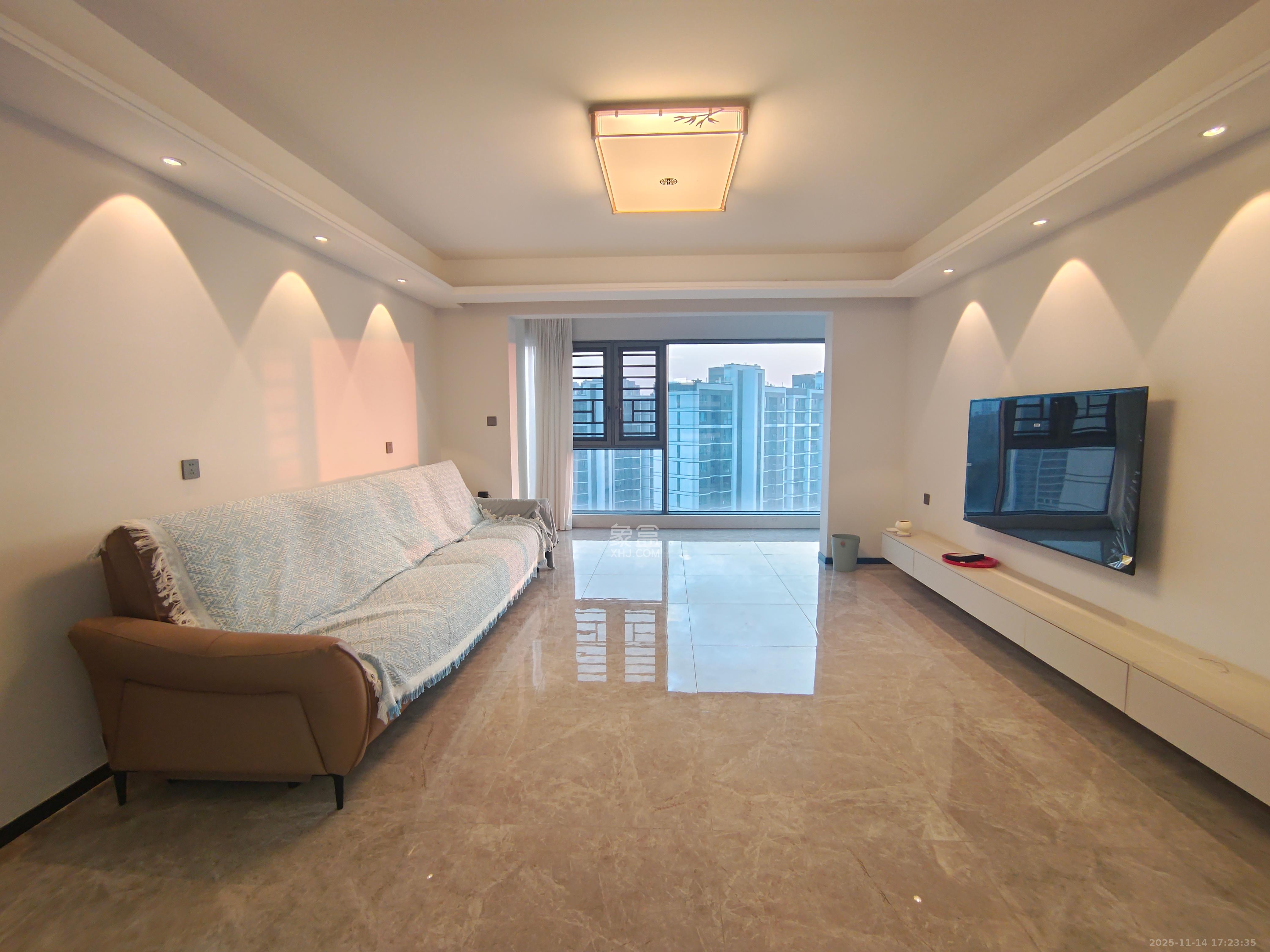 招商雍山湖  4室2厅3卫    4500.0元/月