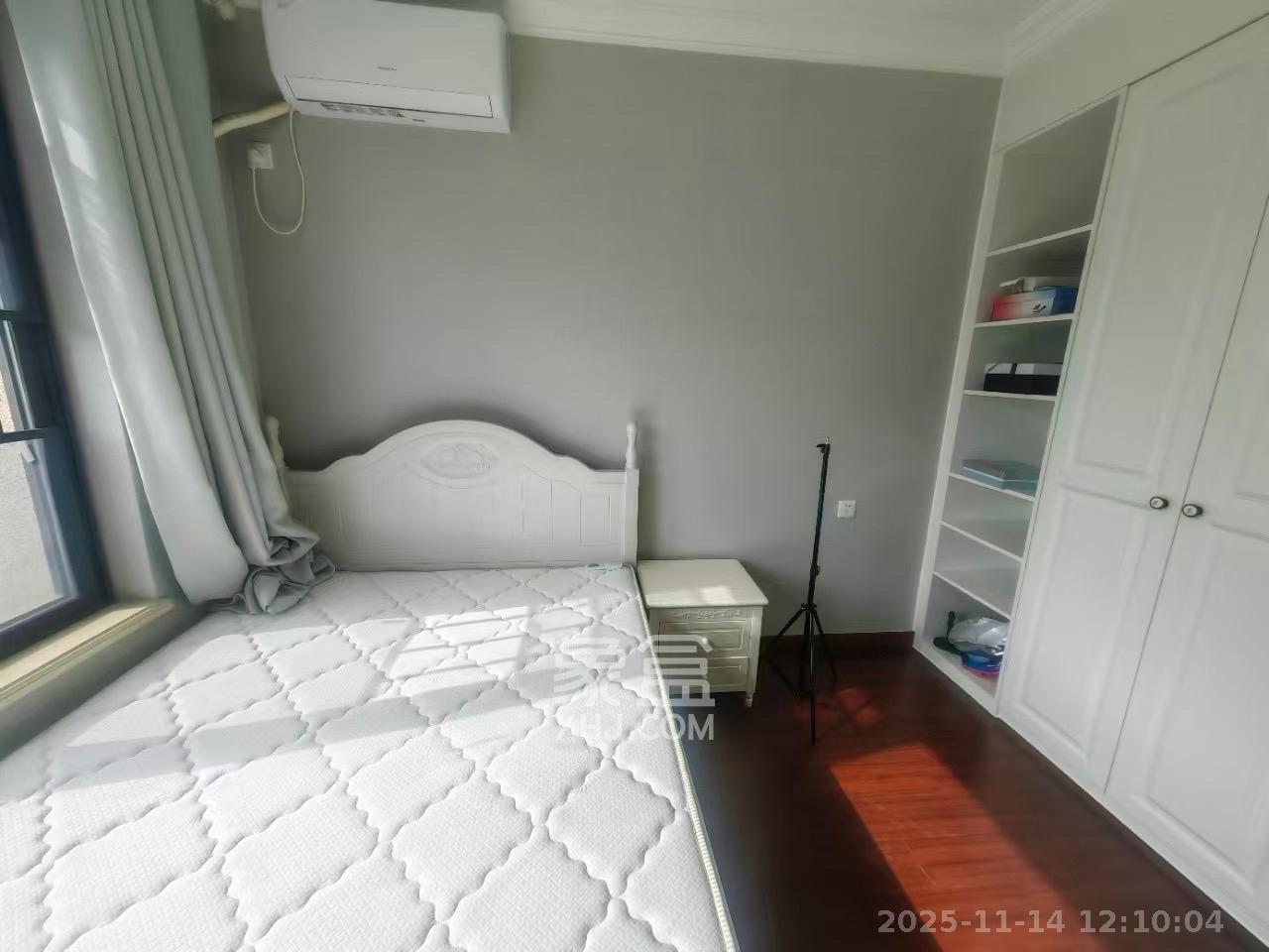 中海珑悦府  3室2厅2卫    2688.0元/月室内图