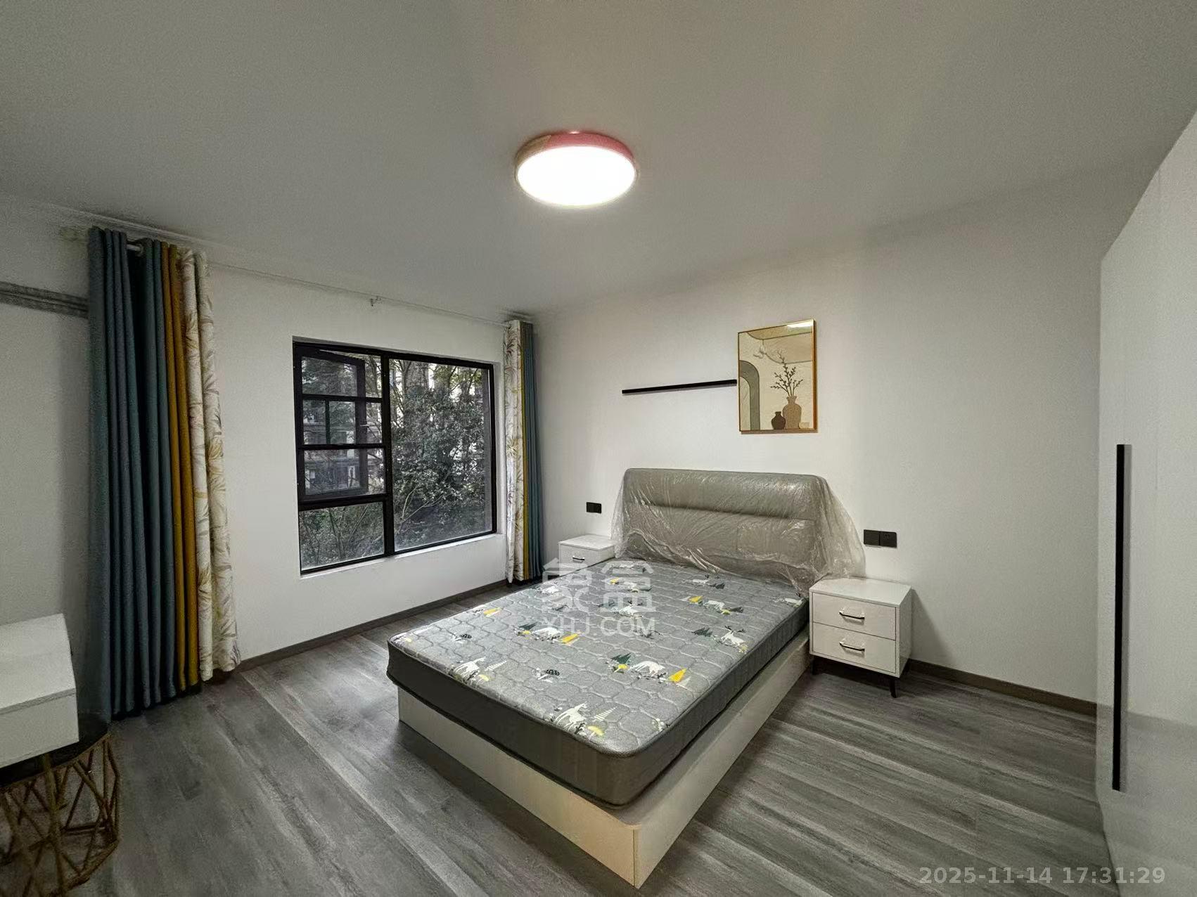 润和滨江府  5室2厅2卫    3700.0元/月室内图