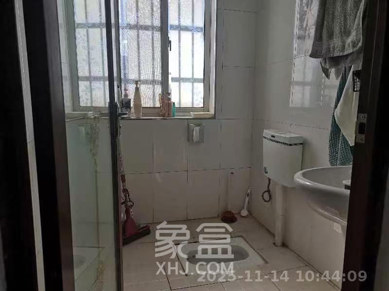 润芳园  3室2厅1卫    2000.0元/月室内图