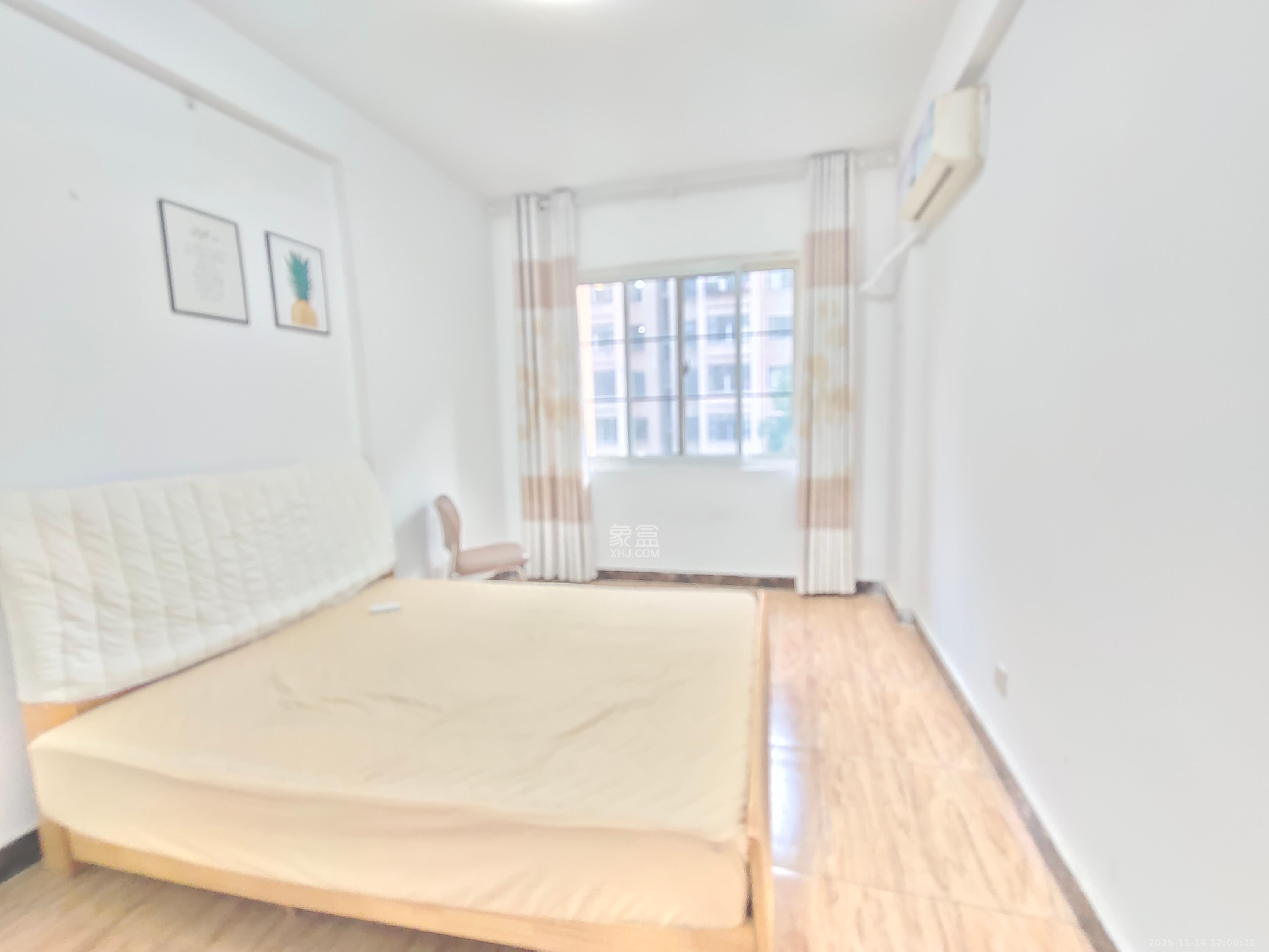 沁园春御院  3室2厅1卫    3000.0元/月室内图