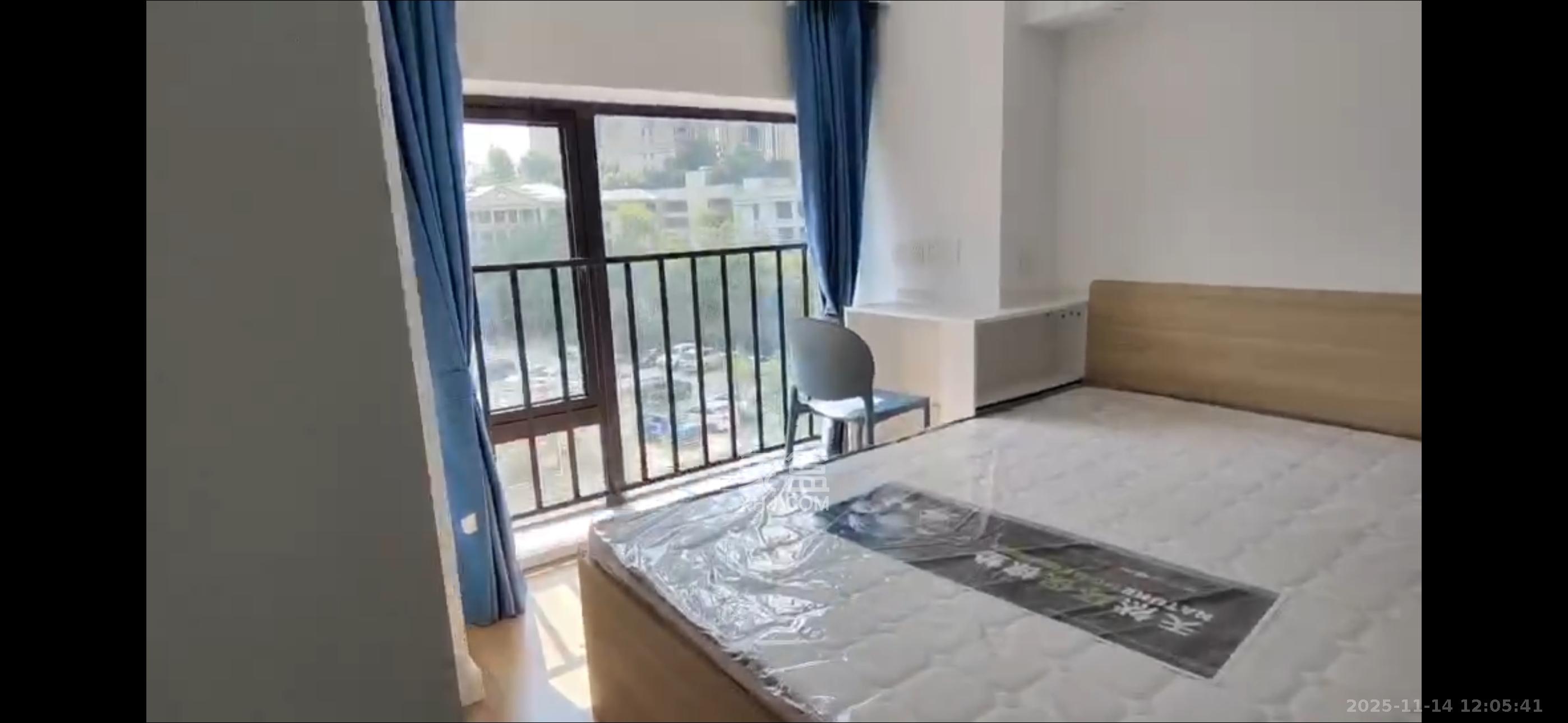 卓越江岸  1室1厅1卫    2300.0元/月室内图