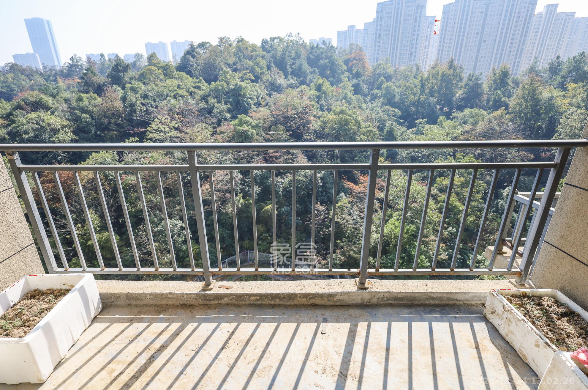 骑龙大街(骑龙苑) 3室2厅2卫 78.0万 骑龙大街(骑龙苑) 3室2厅2卫 78.0万阳台