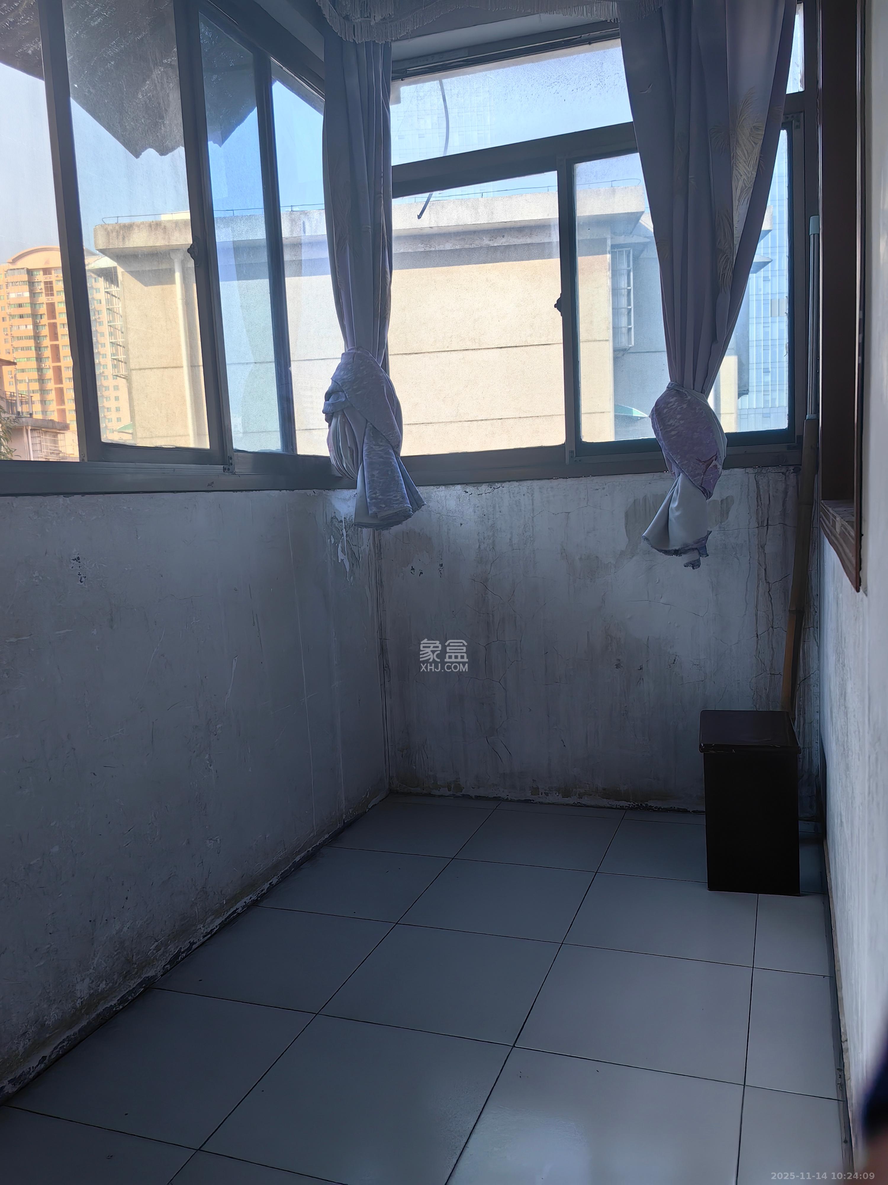 紫荆园社区新铁路宿舍(长铁下大垅) 3室1厅1卫 1500.0元/月 紫荆园社区新铁路宿舍(长铁下大垅) 3室1厅1卫 1500.0元/月室内图