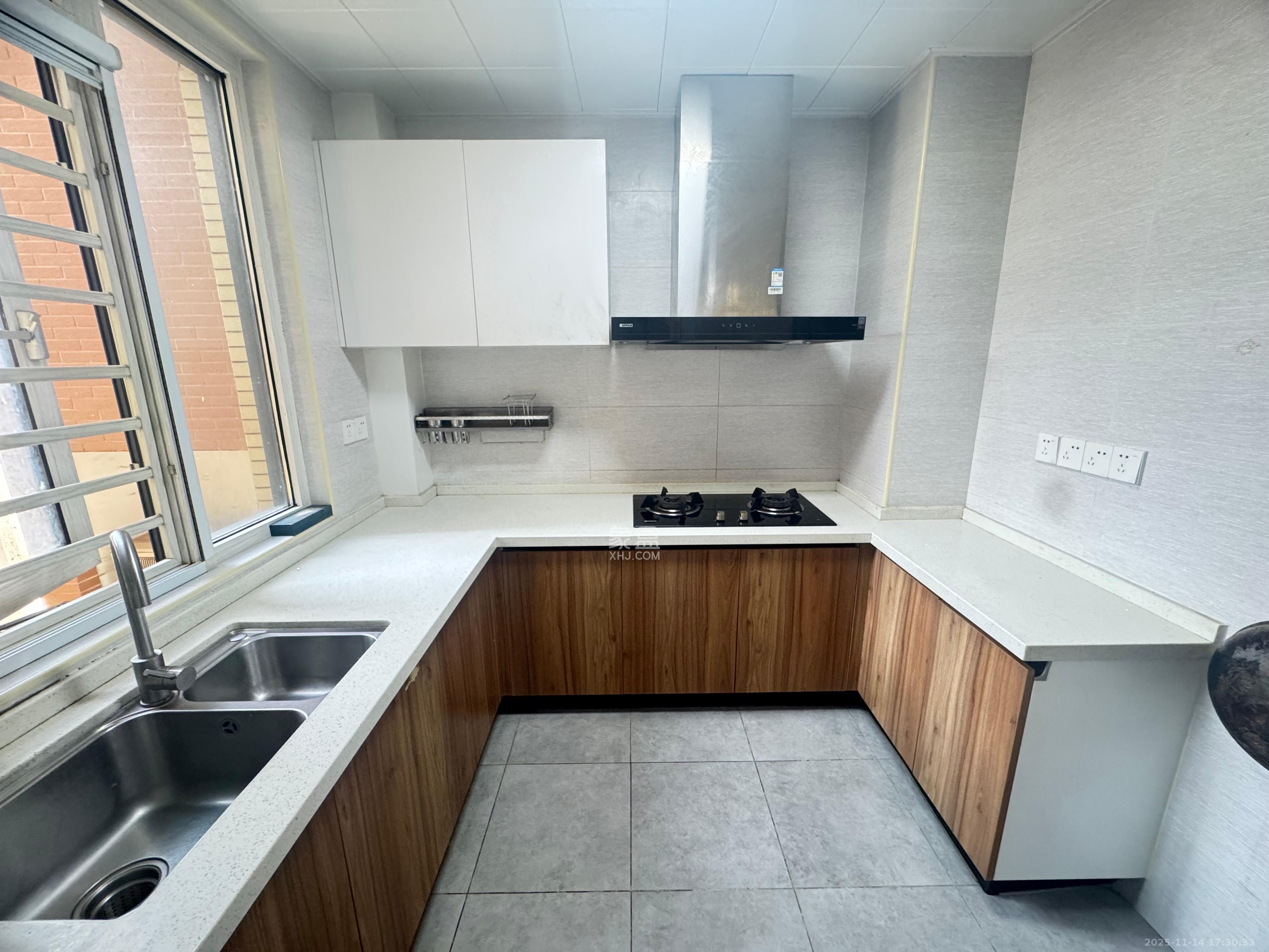 楚天世纪城东苑 3室2厅2卫 1900.0元/月 楚天世纪城东苑 3室2厅2卫 1900.0元/月室内图