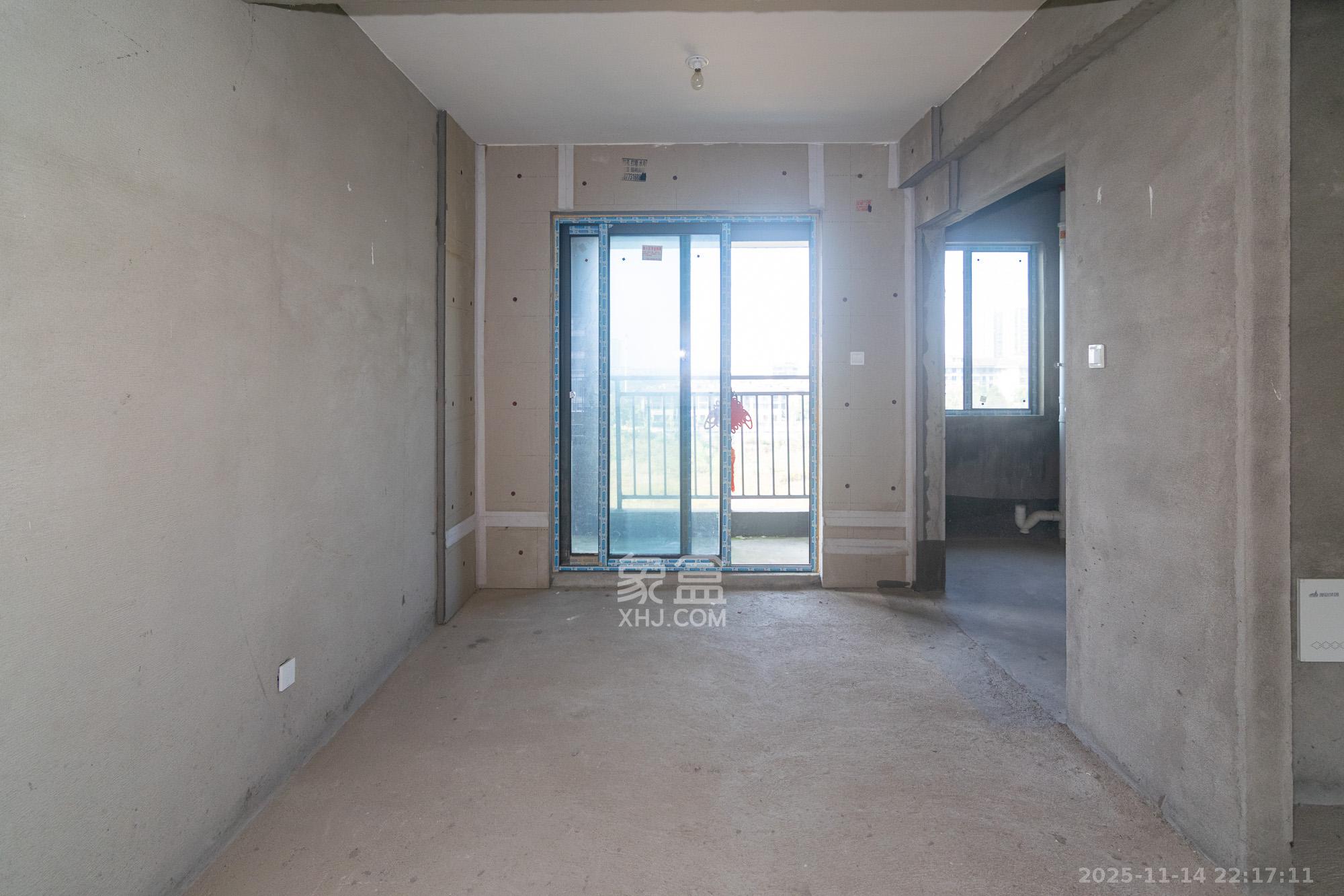 澳海云湘赋  3室2厅2卫    68.8万客厅