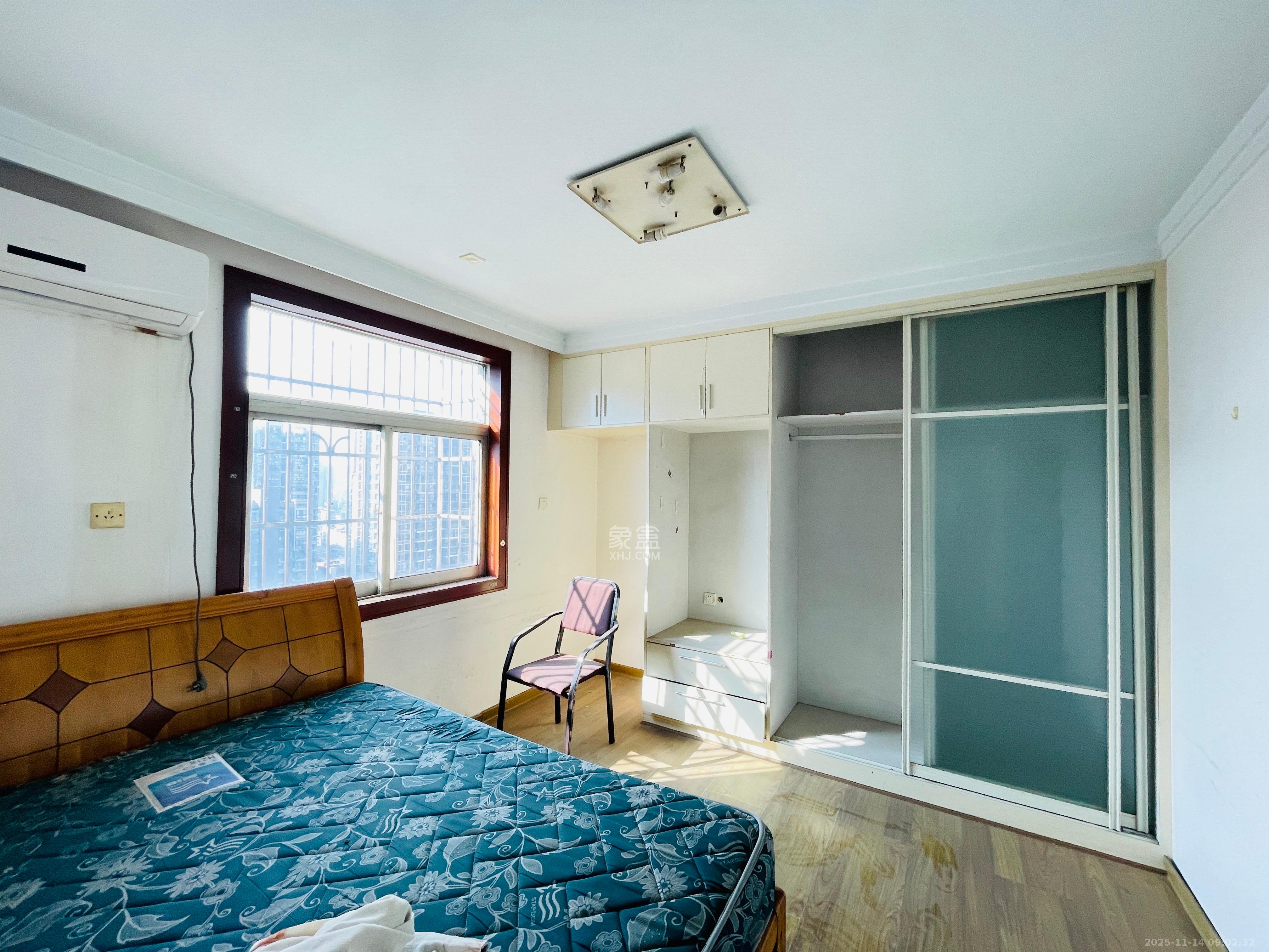 远东公寓  3室1厅1卫    2500.0元/月室内图