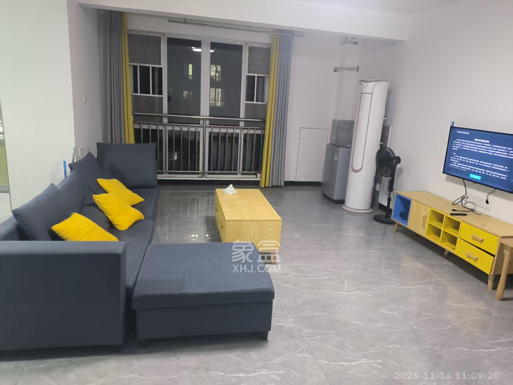 丽发新城  3室2厅2卫    2000.0元/月