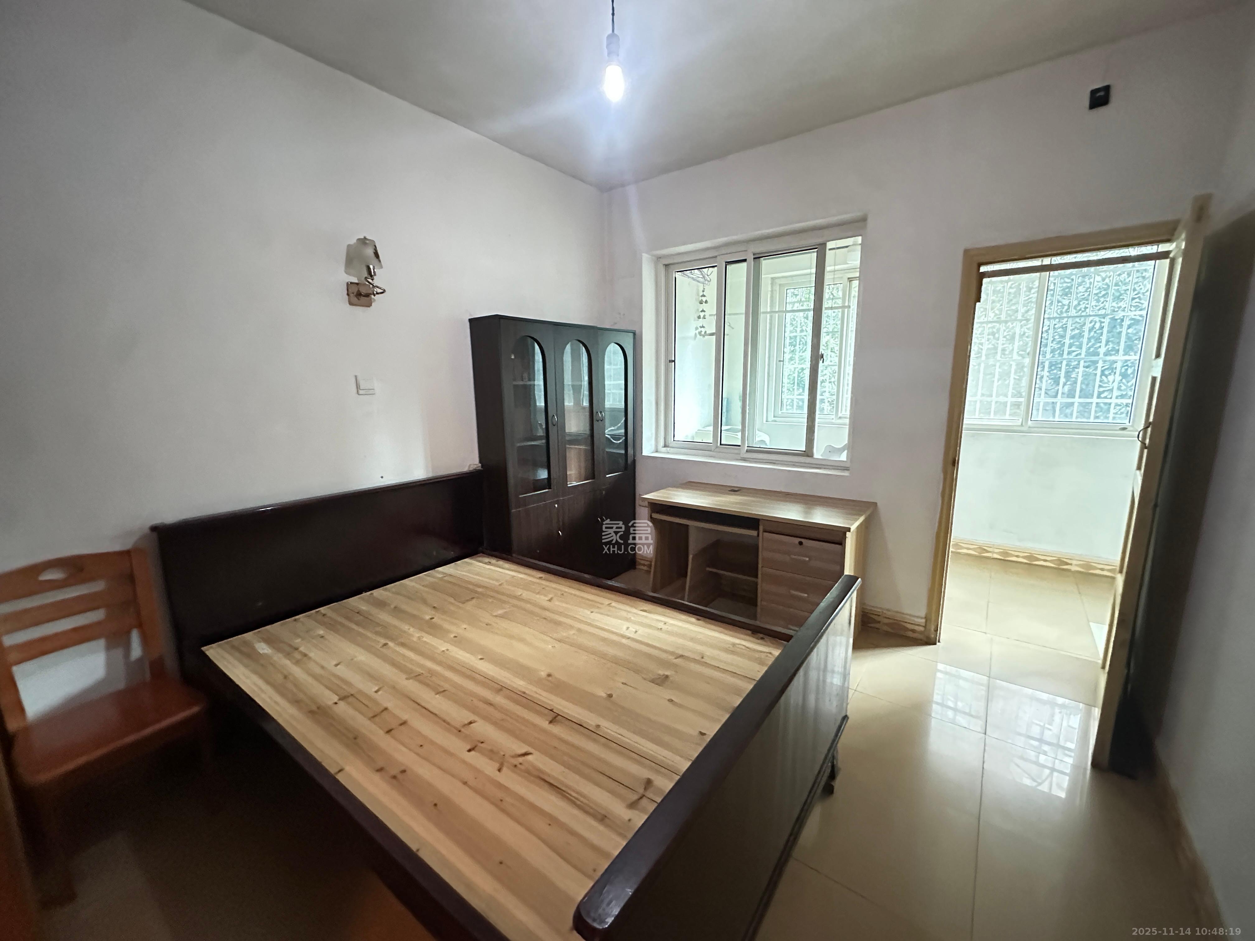 长沙理工大学黄土岭教职工住宅区 2室2厅1卫 1800.0元/月 长沙理工大学黄土岭教职工住宅区 2室2厅1卫 1800.0元/月室内图