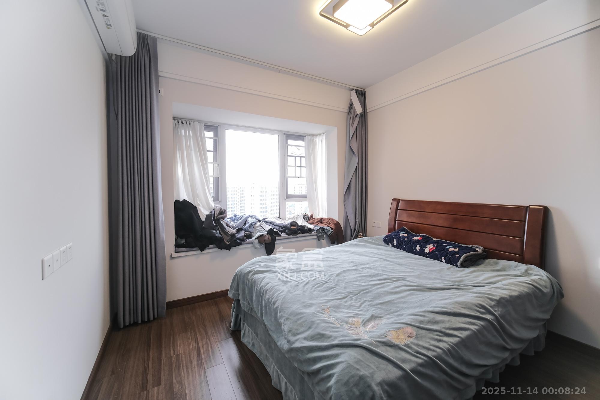 保利香槟国际 4室2厅2卫 93.8万 保利香槟国际 4室2厅2卫 93.8万卧室