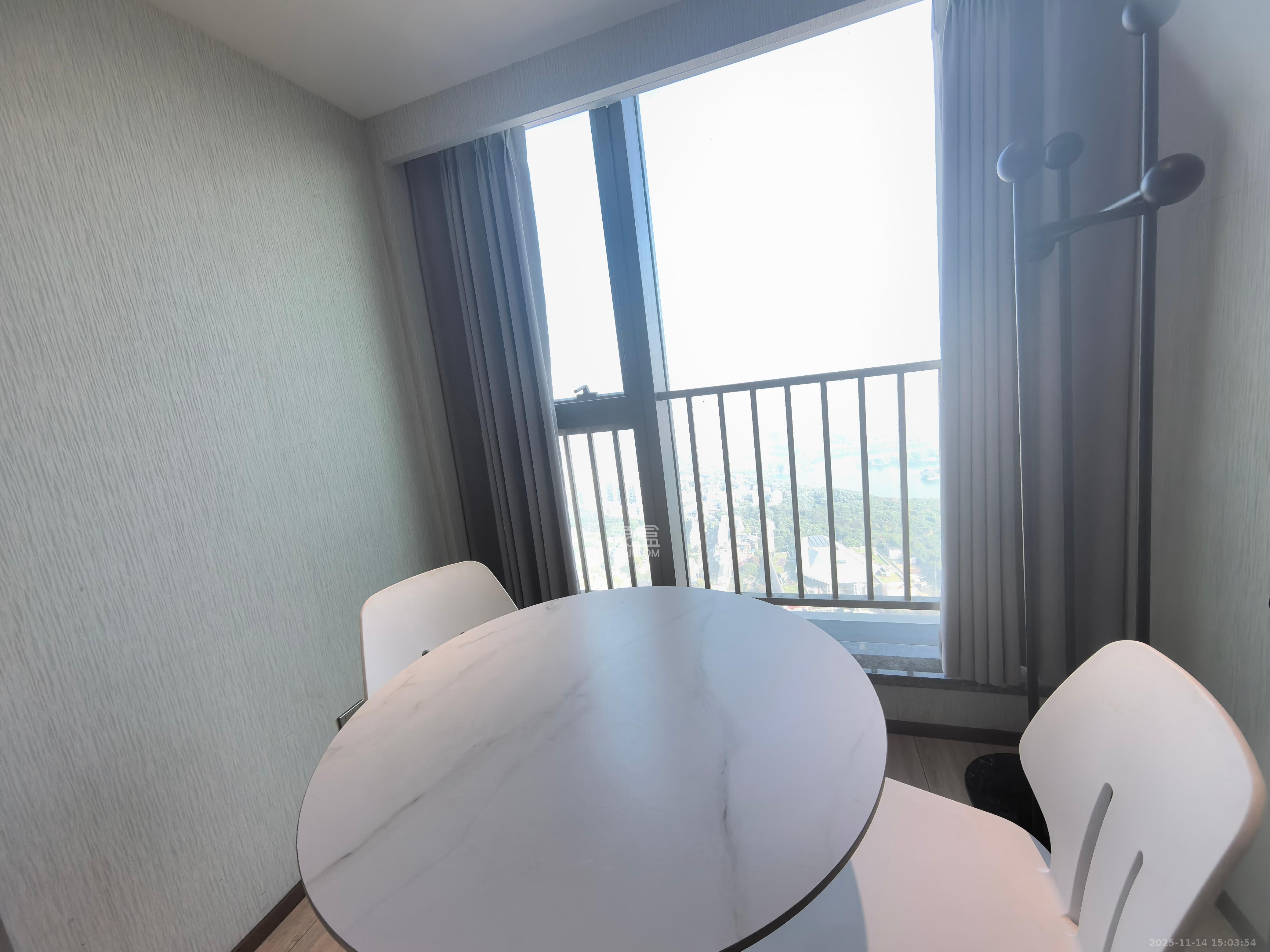 华远华时代 2室2厅1卫 2900.0元/月 华远华时代 2室2厅1卫 2900.0元/月室内图