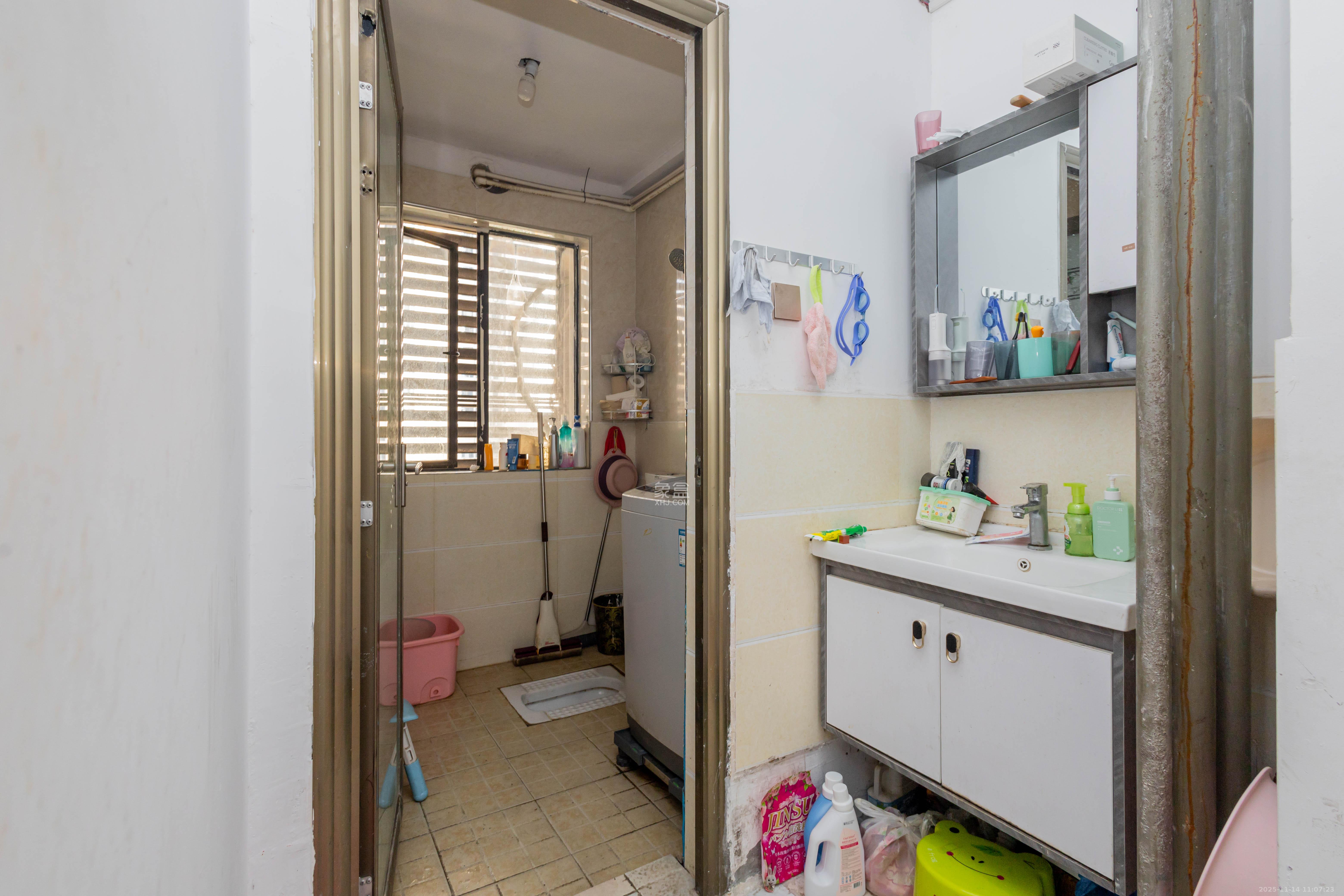 辉煌国际城一期  4室2厅2卫    120.0万卫生间