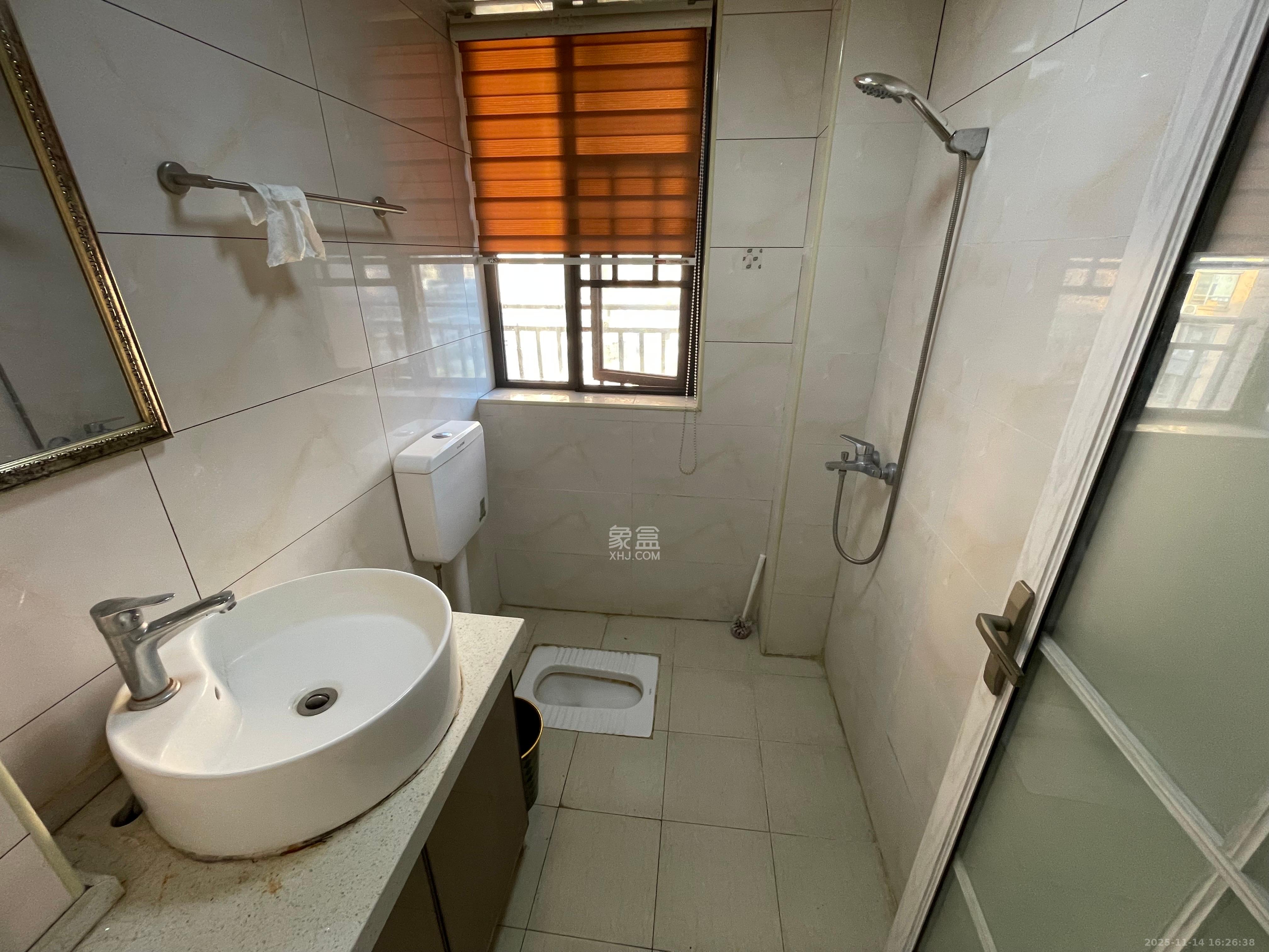 中城丽景香山园  3室2厅2卫    3000.0元/月室内图