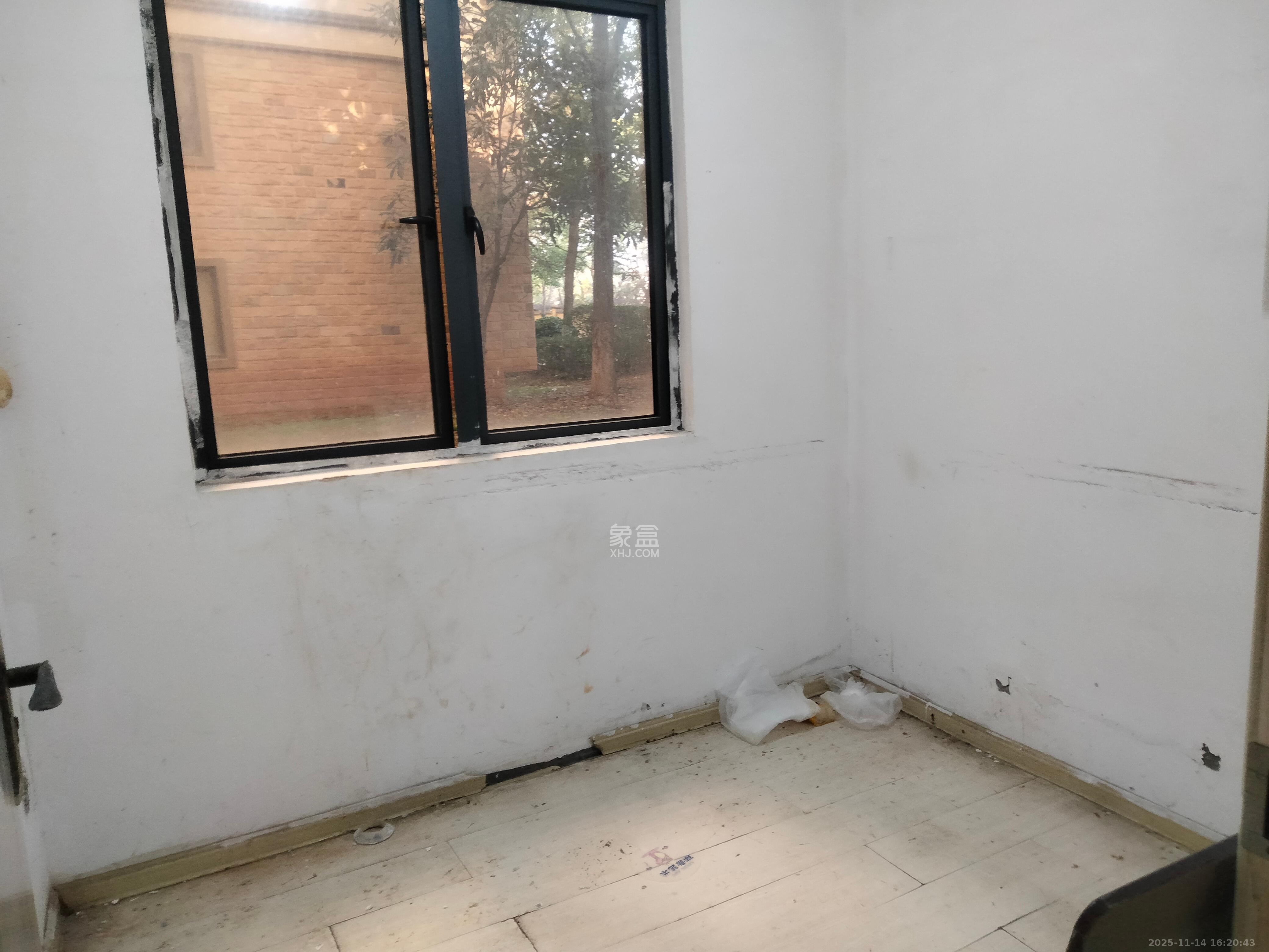 中建芙蓉嘉苑 3室2厅1卫 1800.0元/月 中建芙蓉嘉苑 3室2厅1卫 1800.0元/月室内图