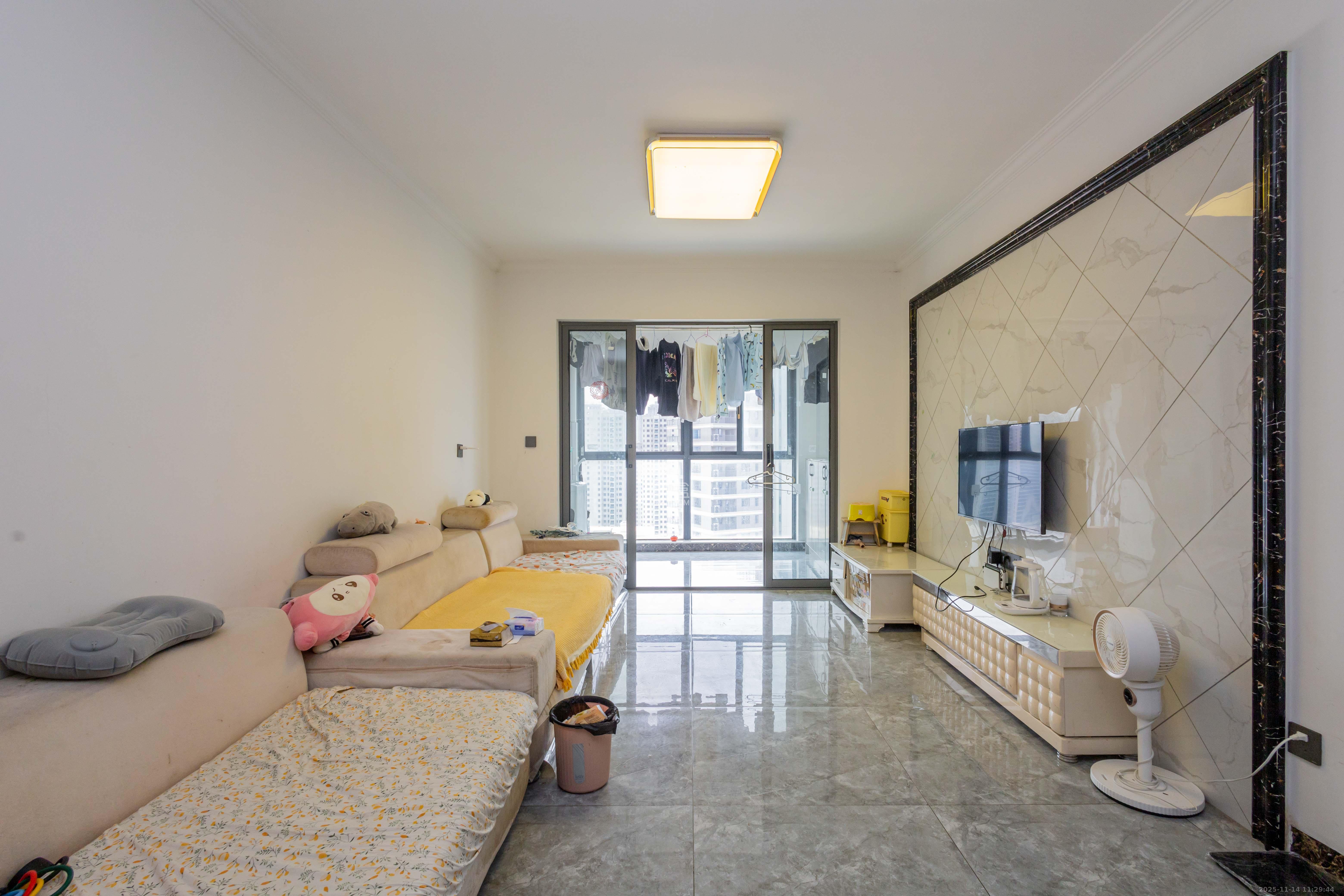 中交中央公园D4区 2室2厅1卫 70.0万 中交中央公园D4区 2室2厅1卫 70.0万客厅