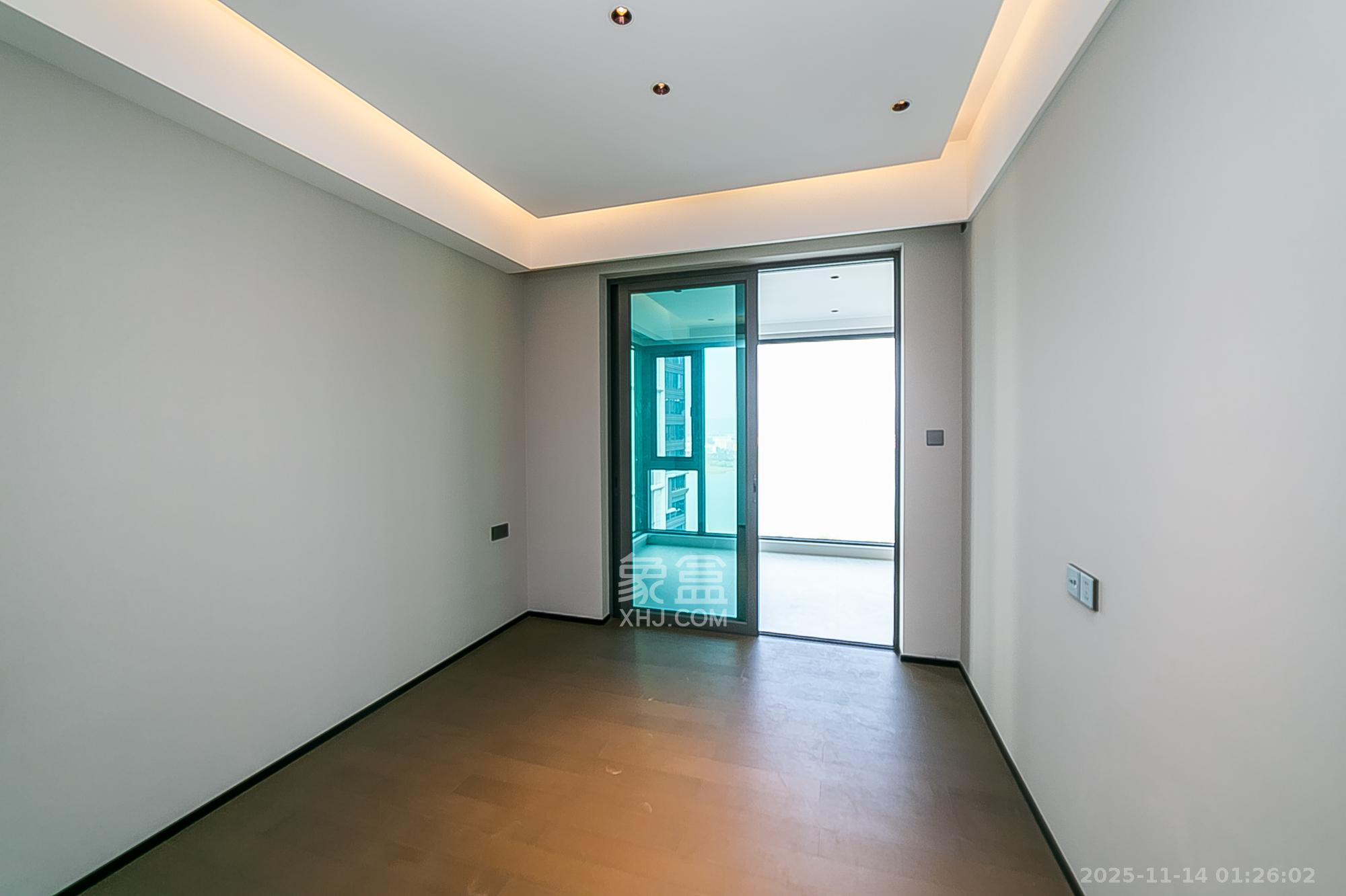 中海阅湘台  4室2厅3卫    480.0万卧室