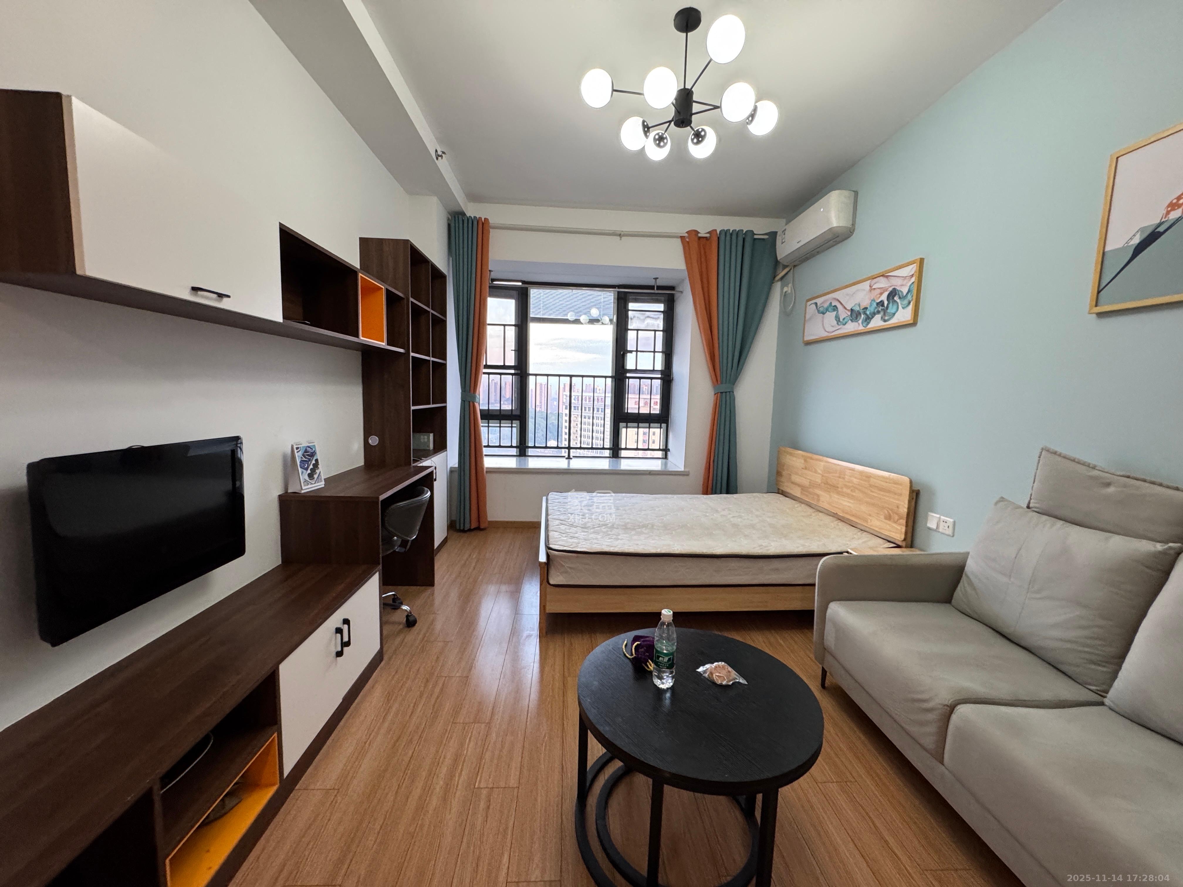 华润翡翠府  1室1厅1卫    1500.0元/月