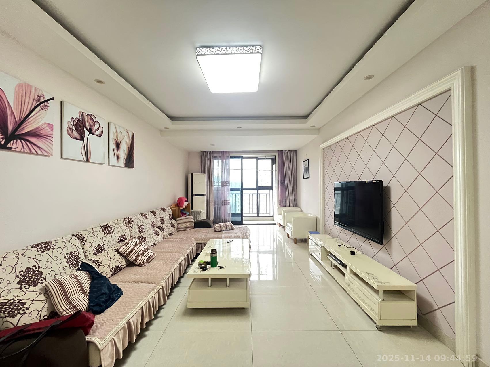 中一九骏（枫桥苑）  3室2厅1卫    2700.0元/月