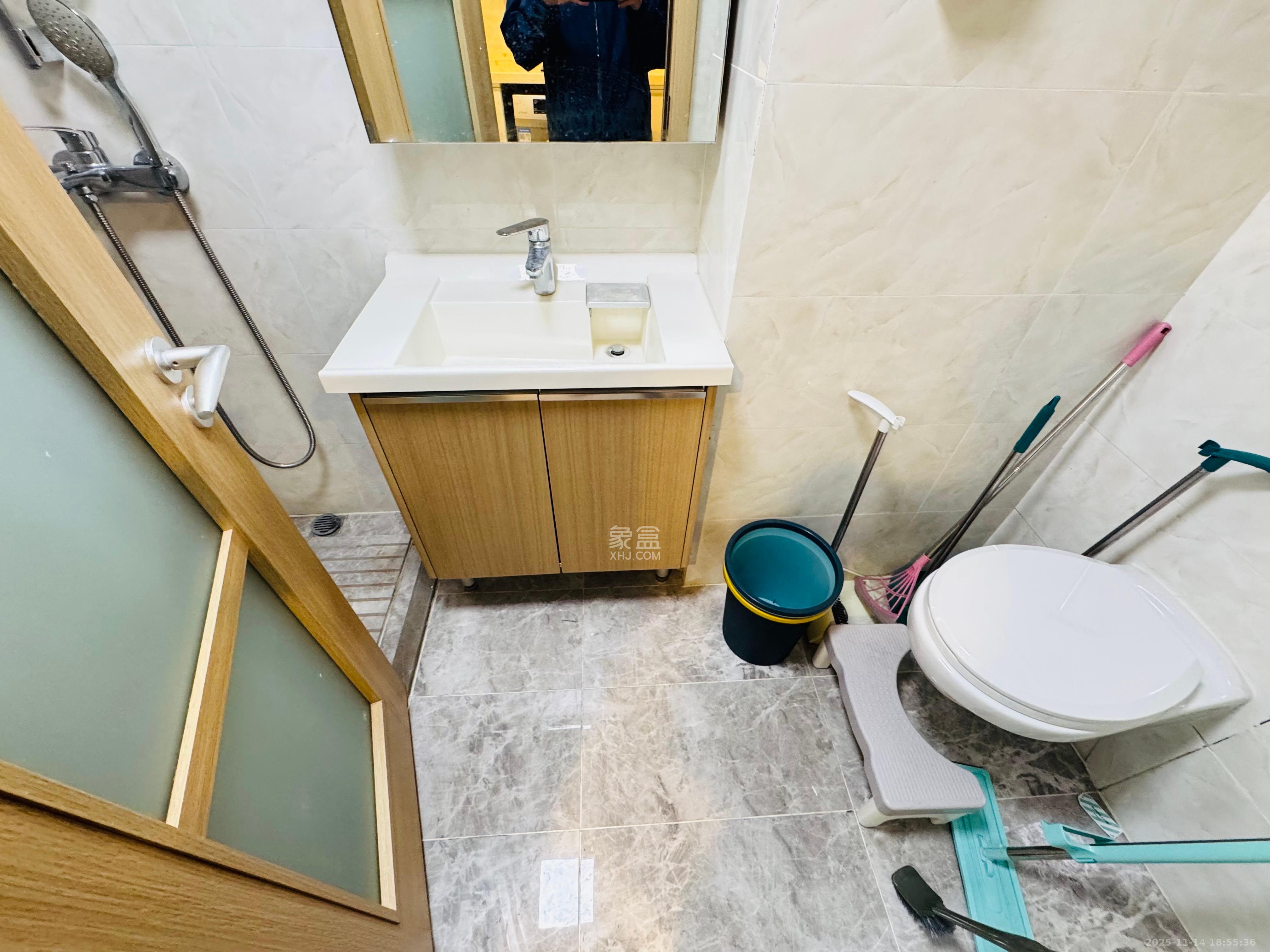 卓越浅水湾  1室1厅1卫    1800.0元/月室内图