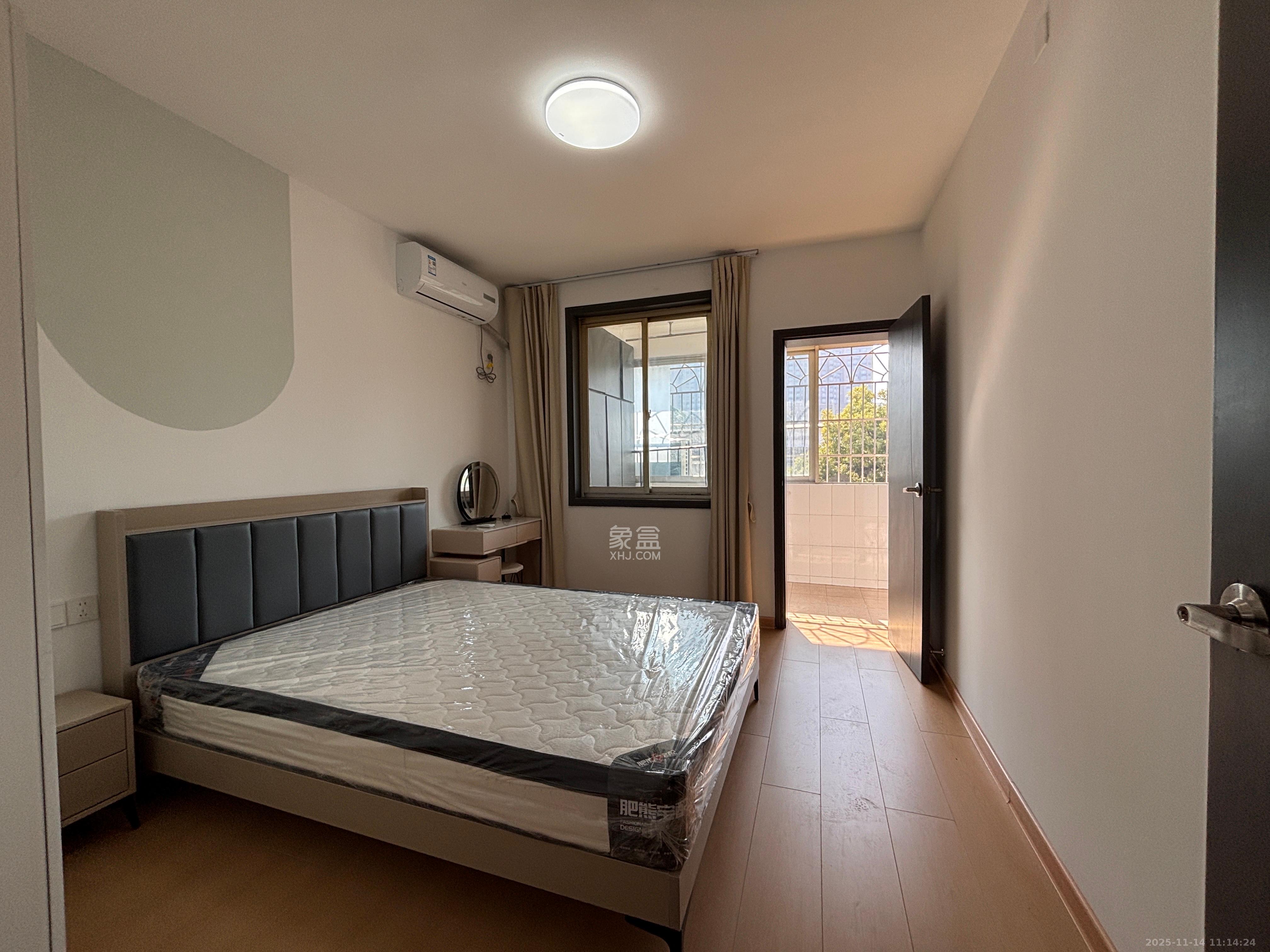 天龙花园  2室2厅1卫    2500.0元/月室内图