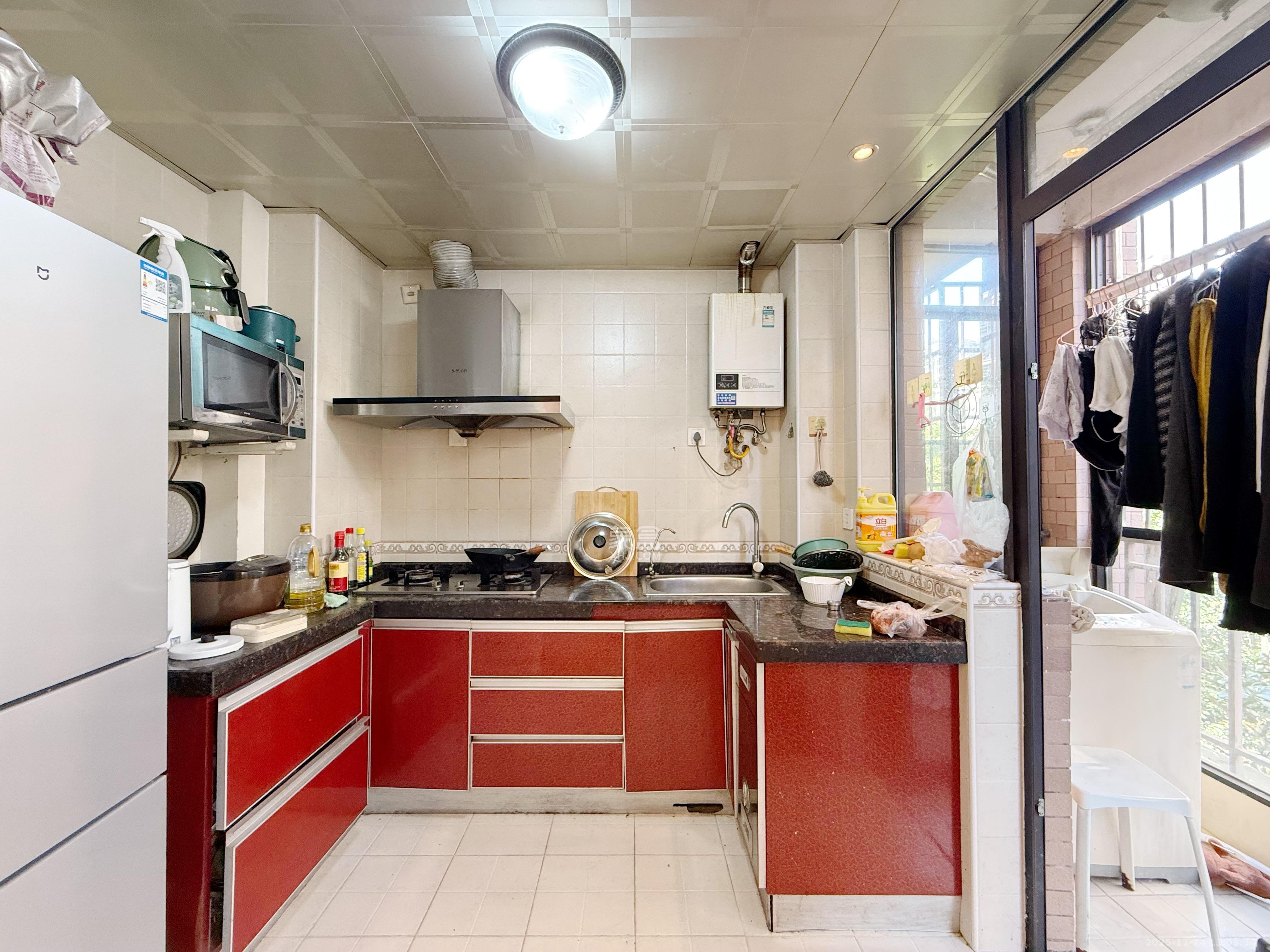 华润凤凰城一期 3室2厅1卫 2100.0元/月 华润凤凰城一期 3室2厅1卫 2100.0元/月室内图