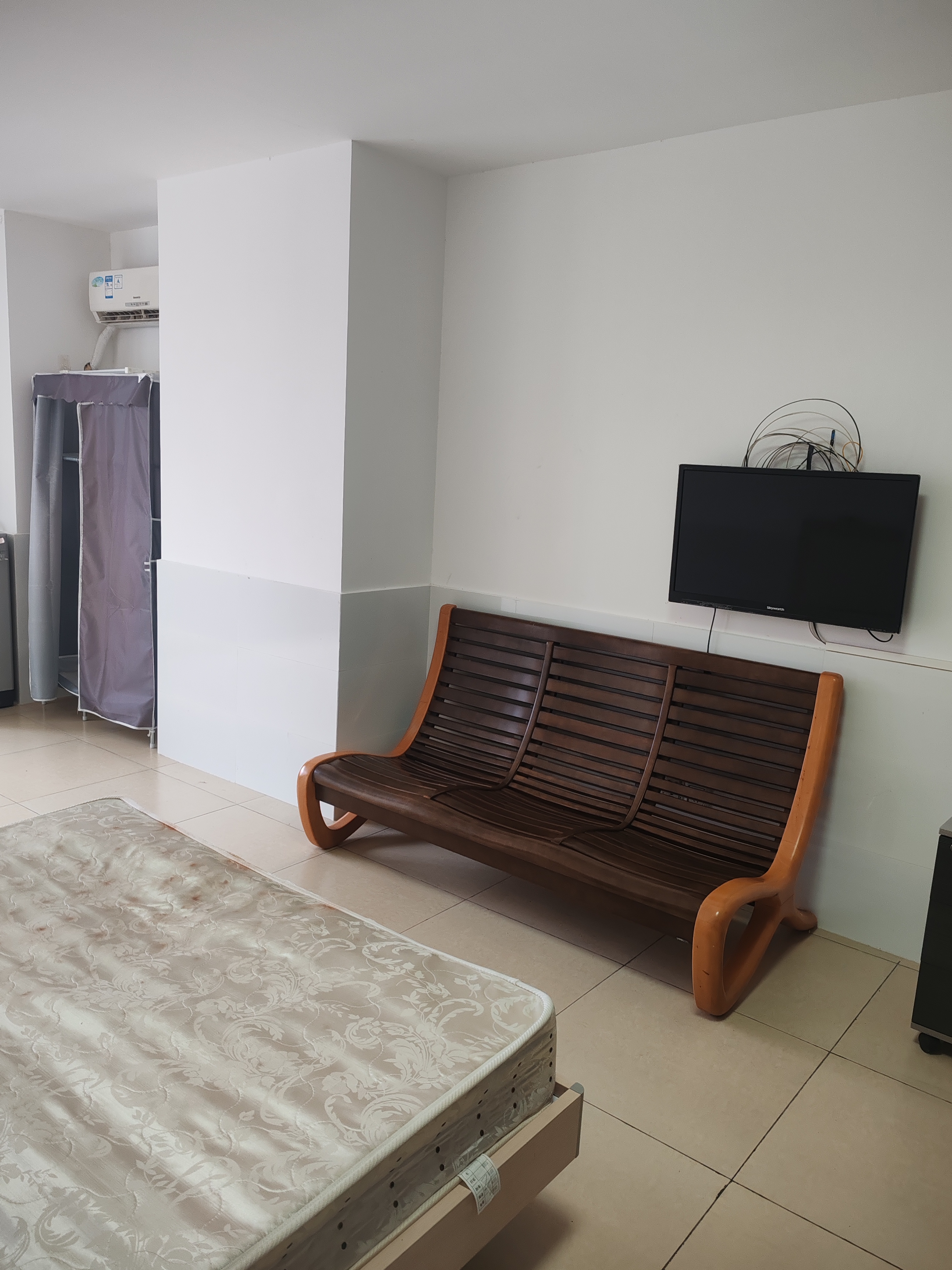 帝国大厦  1室1厅1卫    1500.0元/月室内图