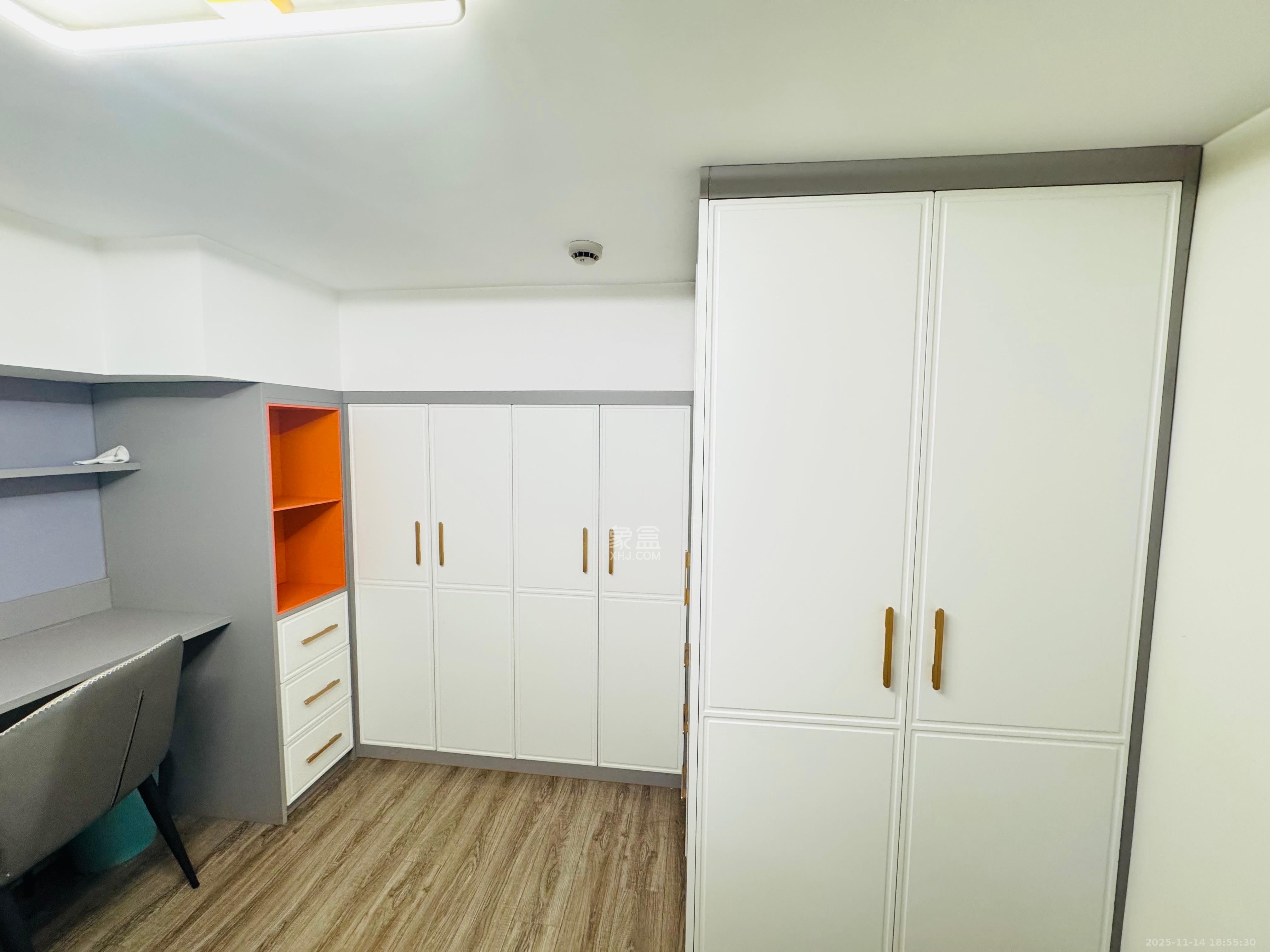 卓越浅水湾  1室1厅1卫    1800.0元/月室内图