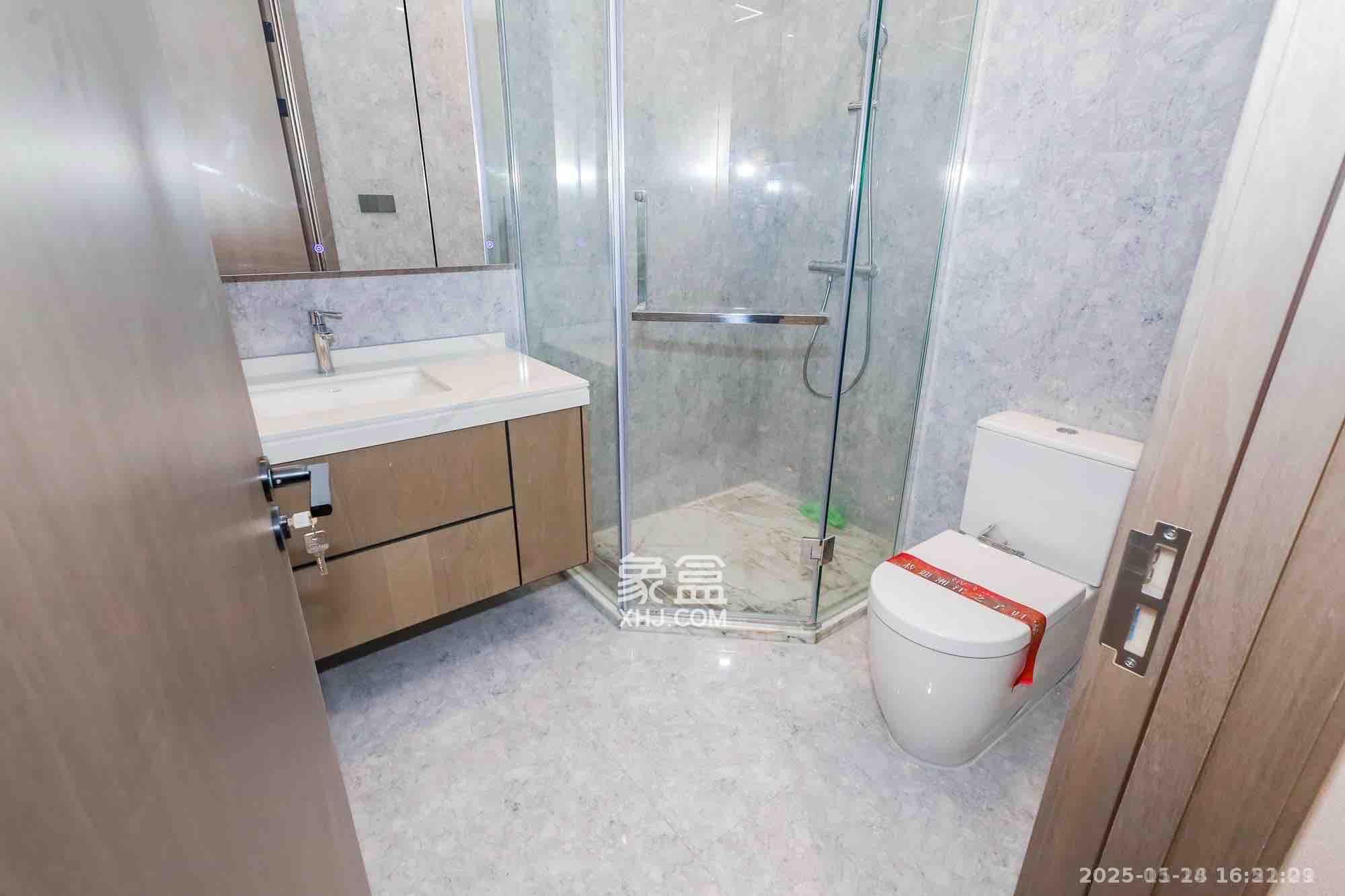 旭辉铂悦湘江  4室2厅3卫    16500.0元/月室内图