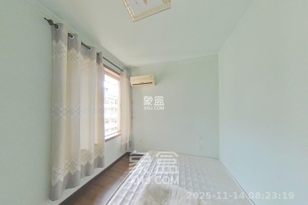 新世纪家园  4室2厅2卫    3000.0元/月室内图