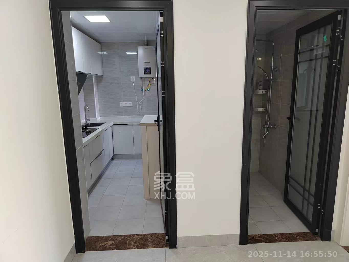 荣泰广场 3室2厅1卫 2600.0元/月 荣泰广场 3室2厅1卫 2600.0元/月室内图