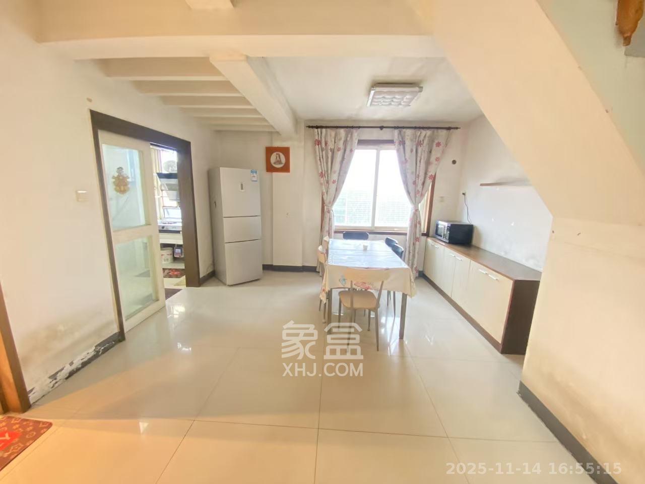 楚湘街二条巷散盘  3室2厅1卫    2600.0元/月室内图