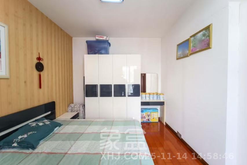 银港水晶城  3室2厅1卫    2900.0元/月室内图