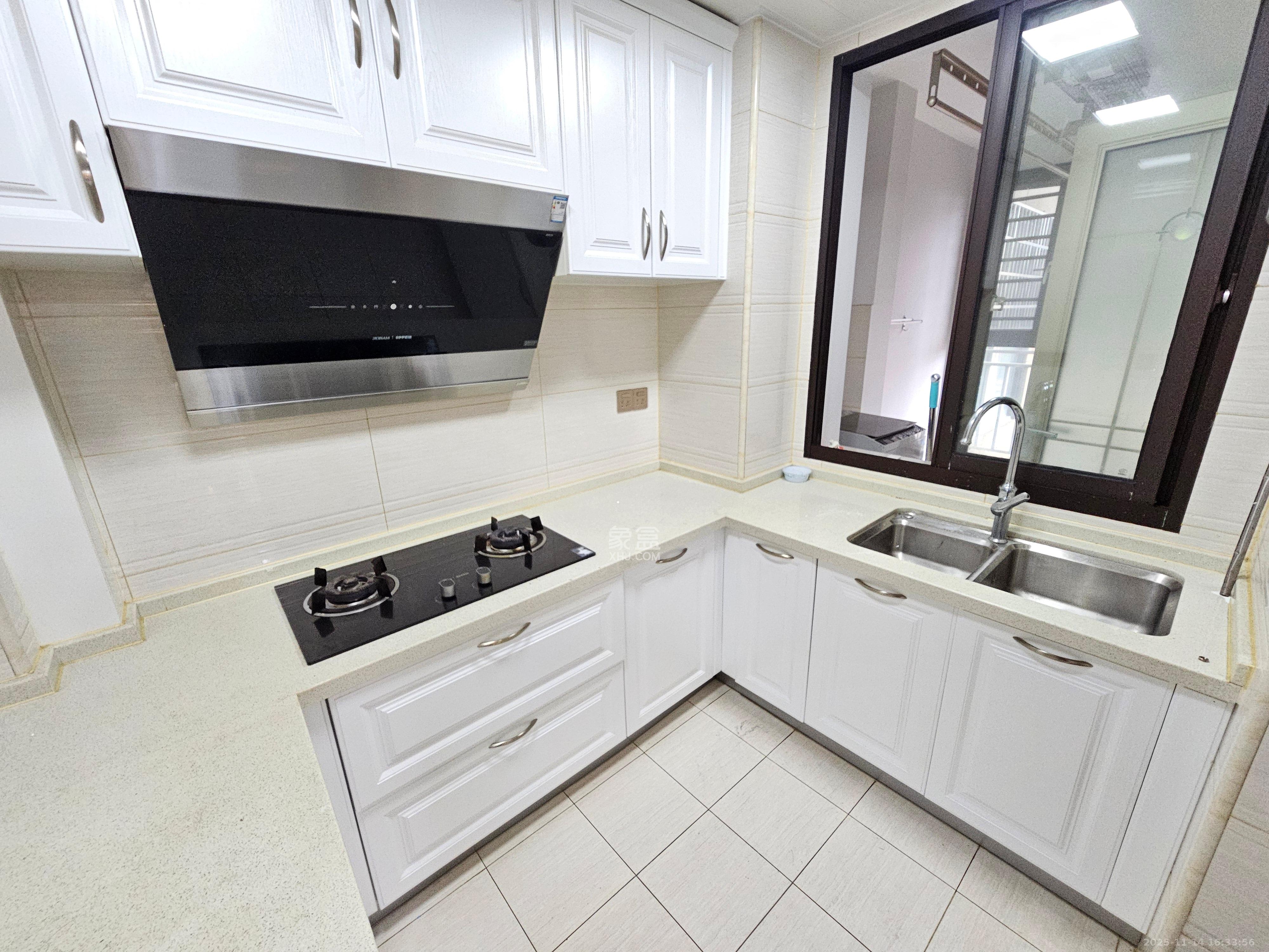 湘腾琴岛  3室2厅2卫    3600.0元/月室内图