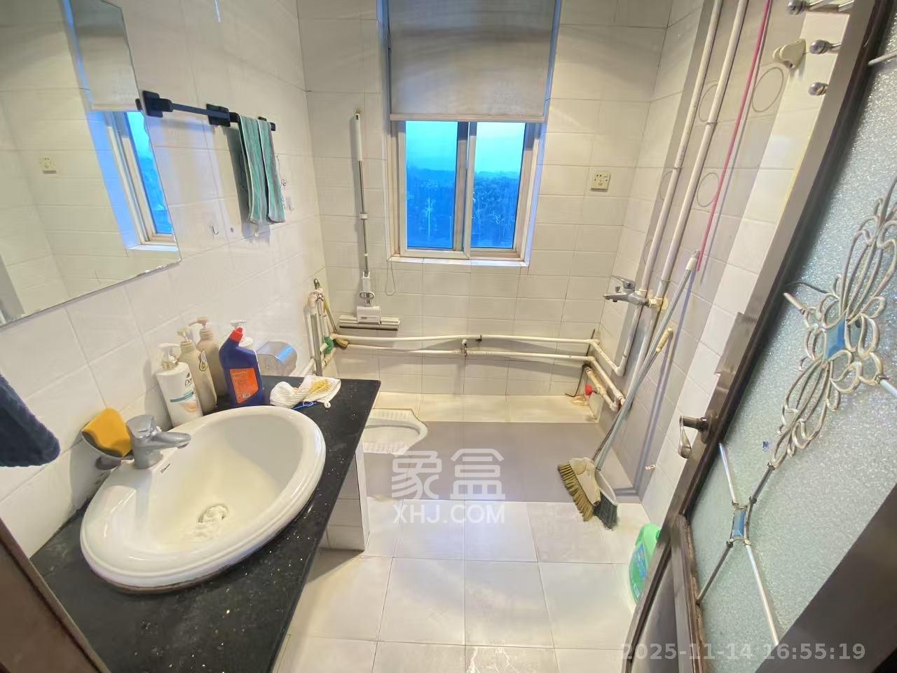 楚湘街二条巷散盘  3室2厅1卫    2600.0元/月室内图