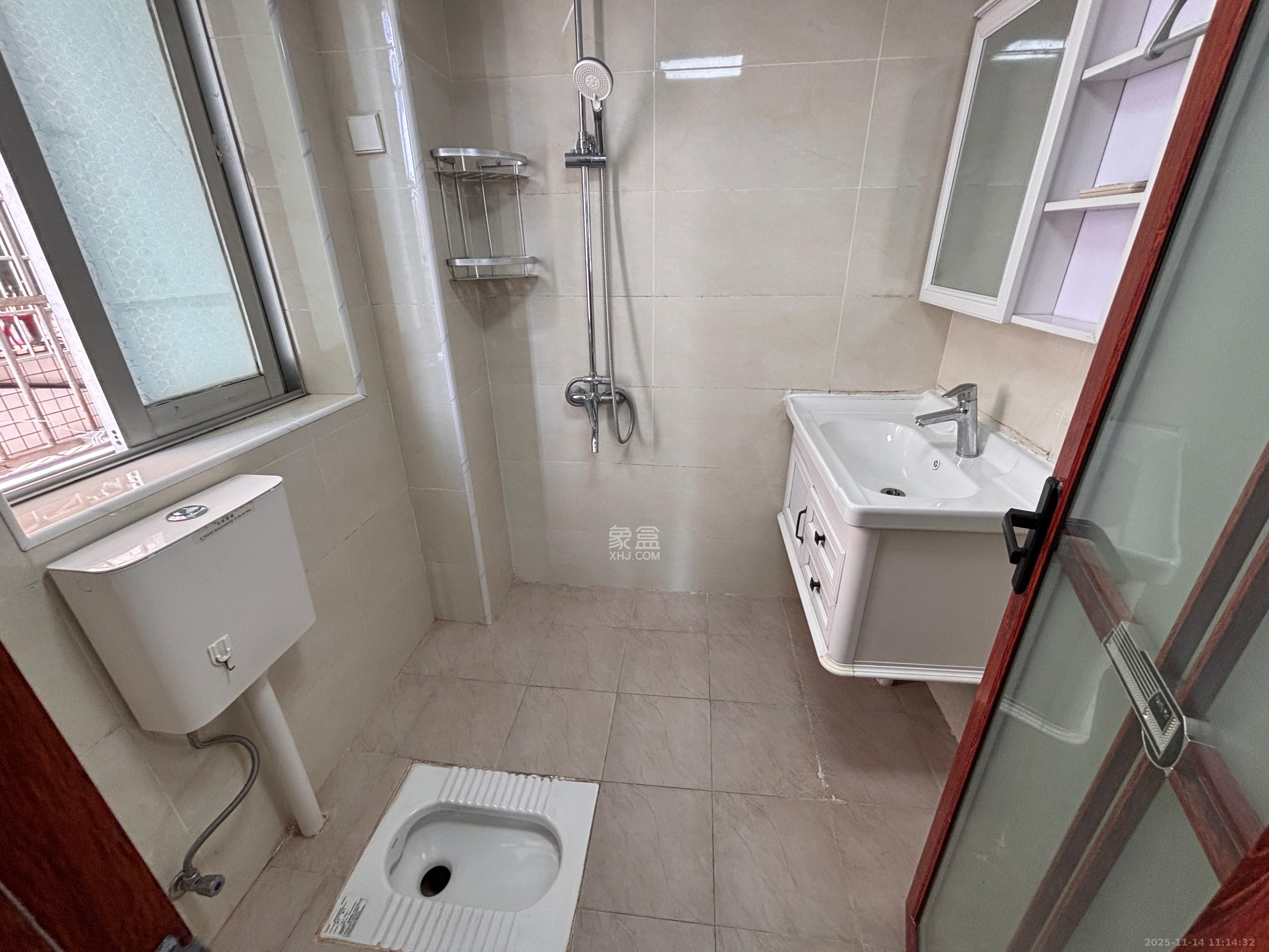 天龙花园 2室2厅1卫 2500.0元/月 天龙花园 2室2厅1卫 2500.0元/月室内图