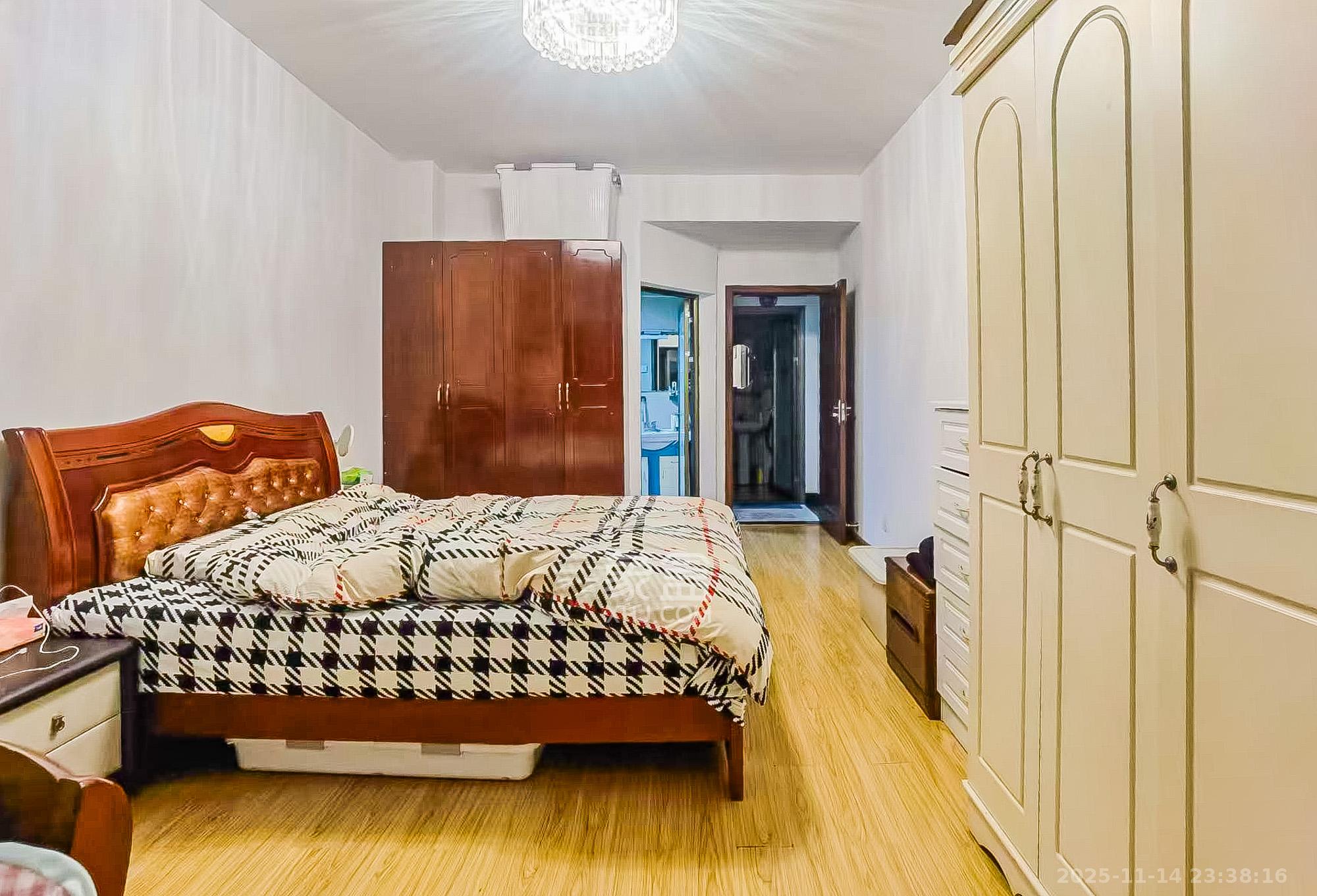 湘江北尚  1室2厅1卫    138.0万卧室