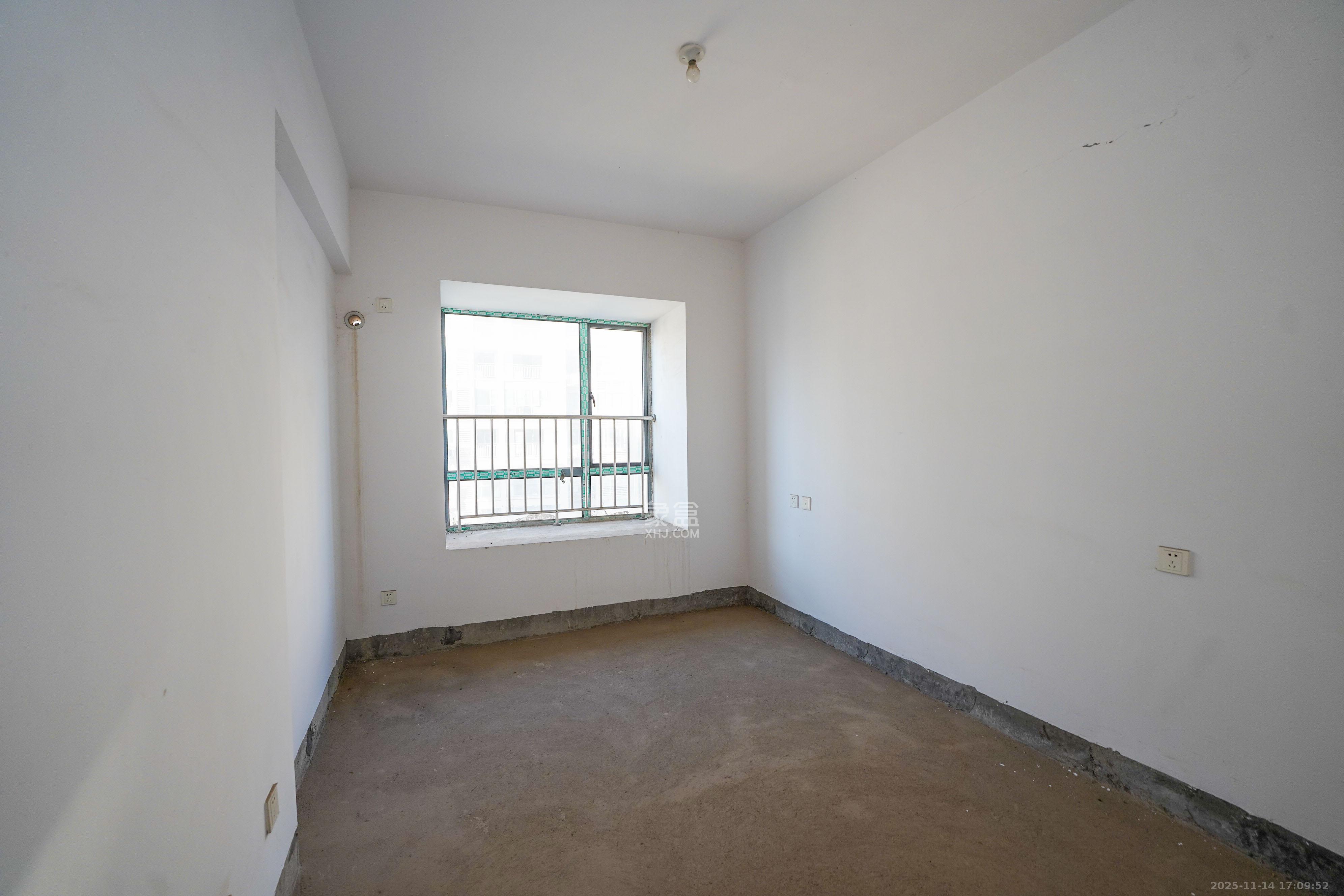 和美星城  4室2厅2卫    105.0万卧室