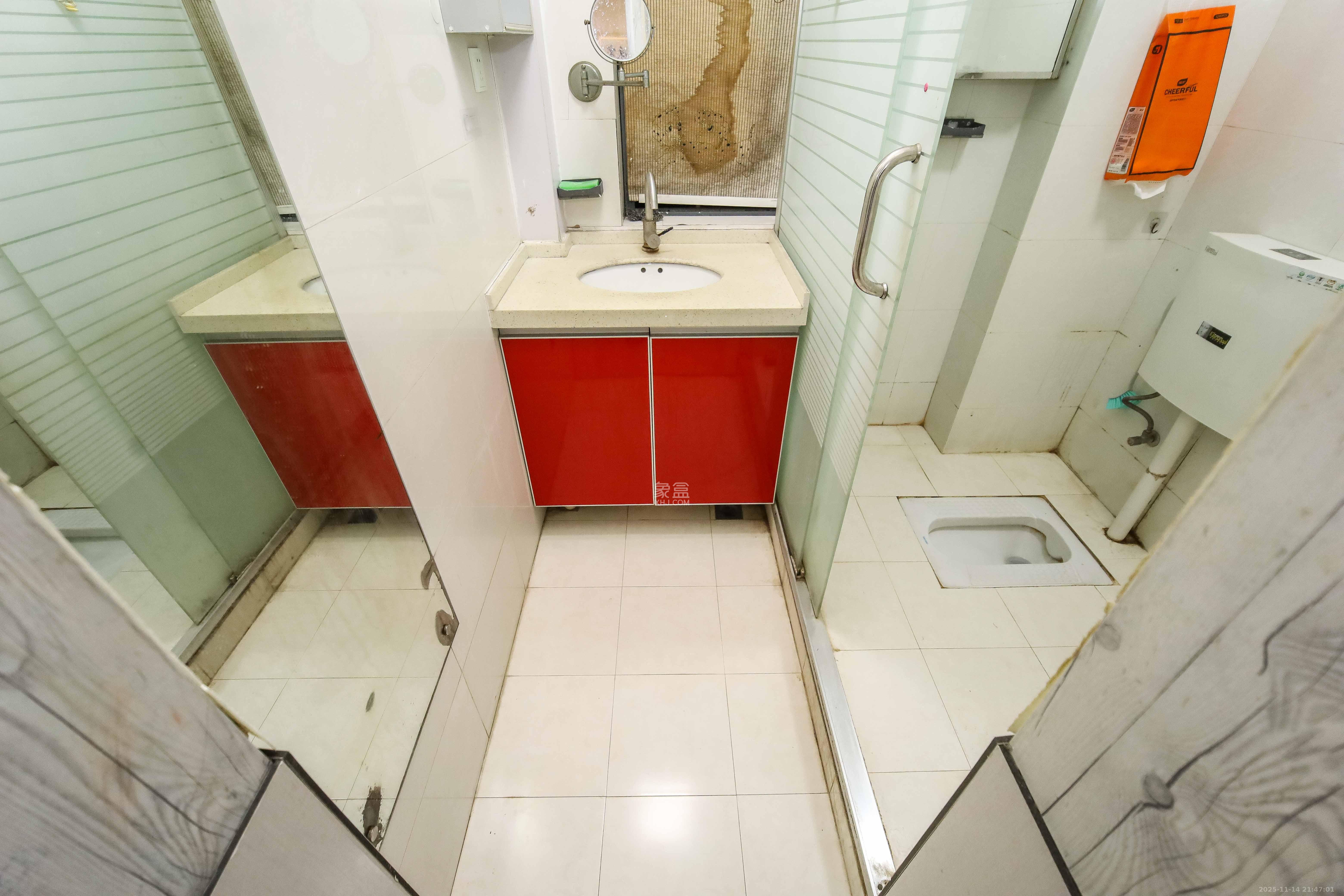 上东辛顿公寓  2室2厅1卫    70.0万卫生间