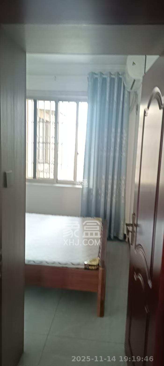 星城新宇川河苑 3室2厅1卫 2000.0元/月 星城新宇川河苑 3室2厅1卫 2000.0元/月室内图