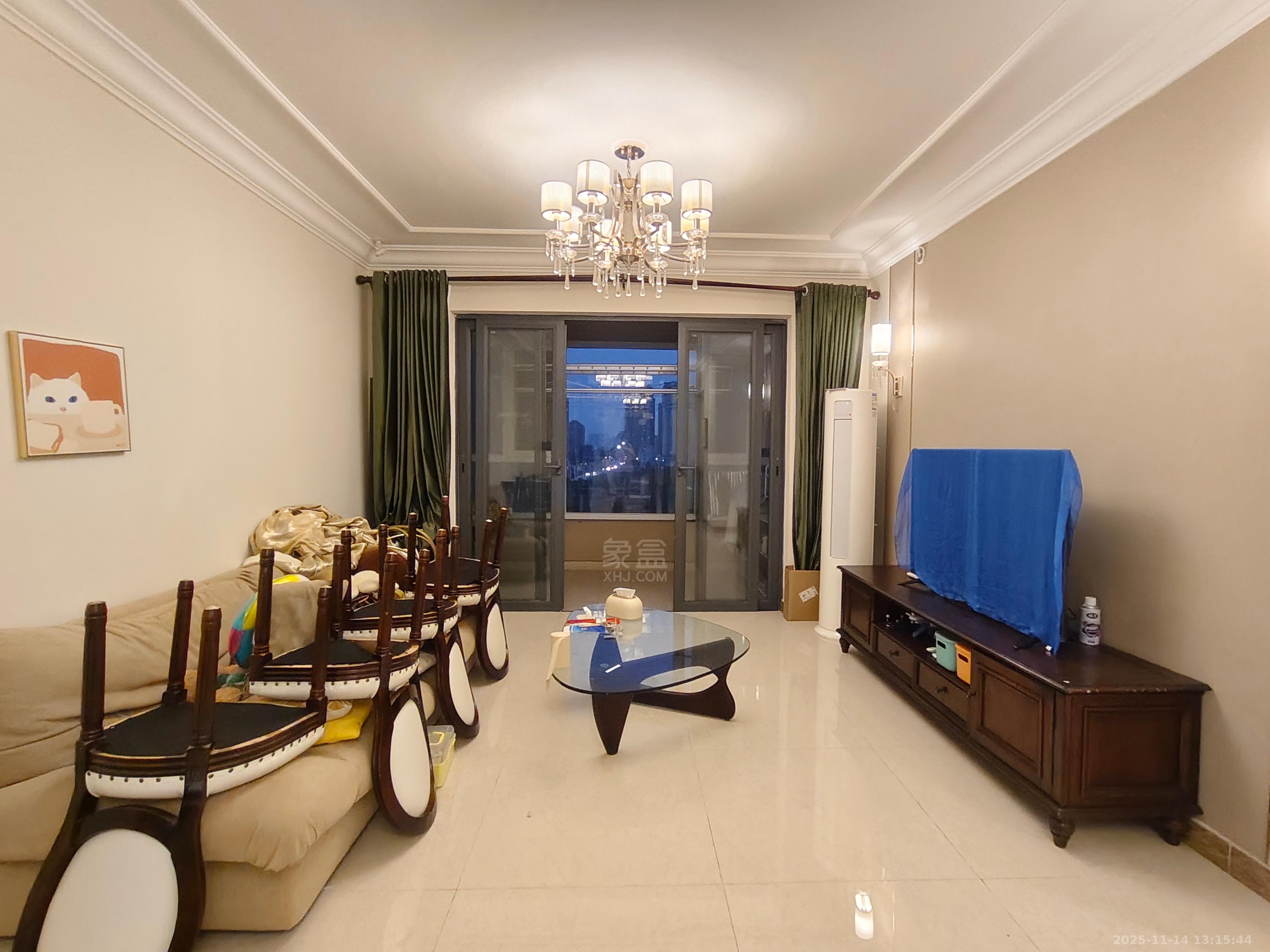 恒大林溪郡  3室2厅2卫    1800.0元/月室内图1