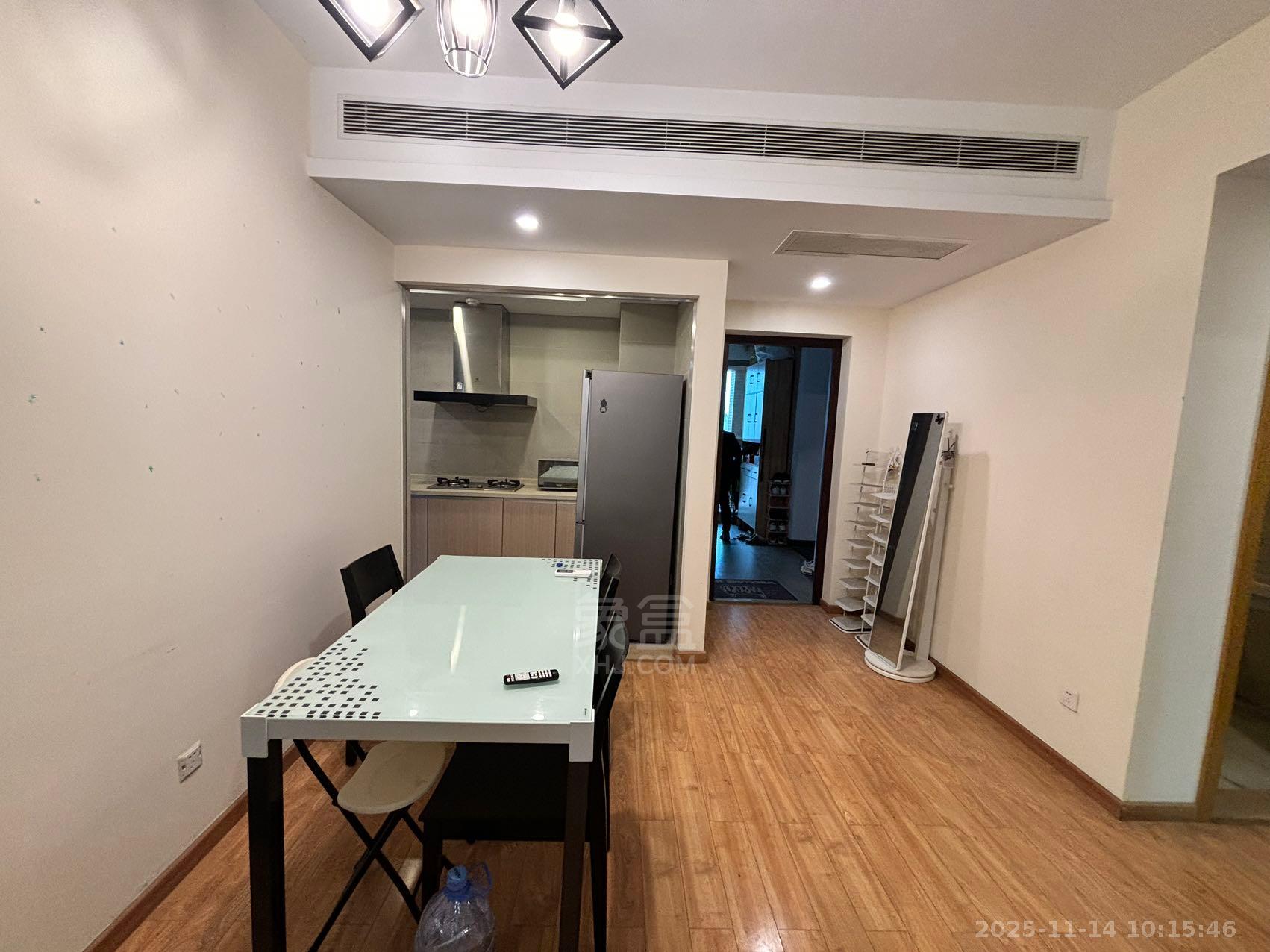 晋合湘水湾三期  2室1厅1卫    2200.0元/月室内图