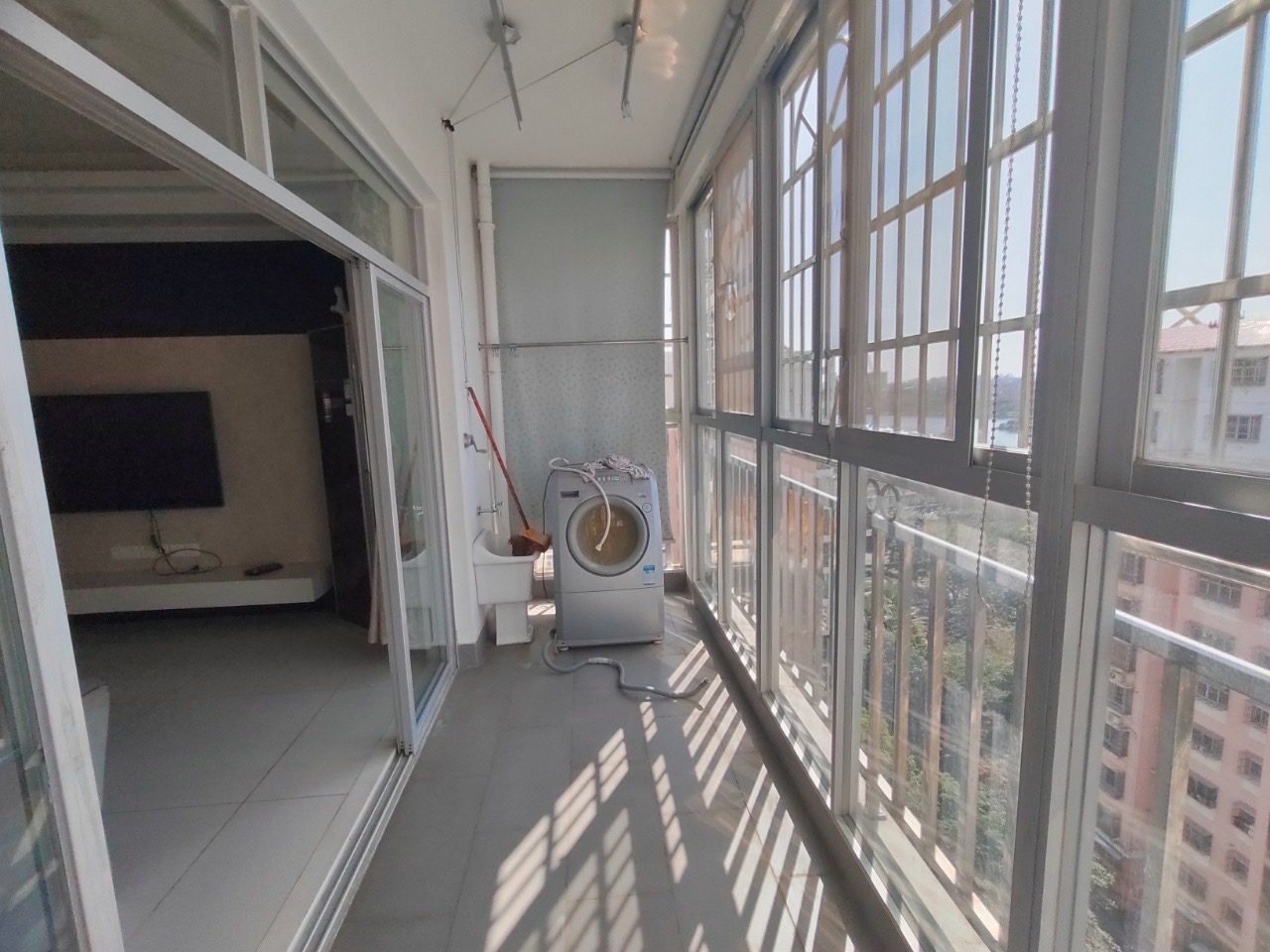 八一小区 4室2厅2卫 4000.0元/月 八一小区 4室2厅2卫 4000.0元/月室内图