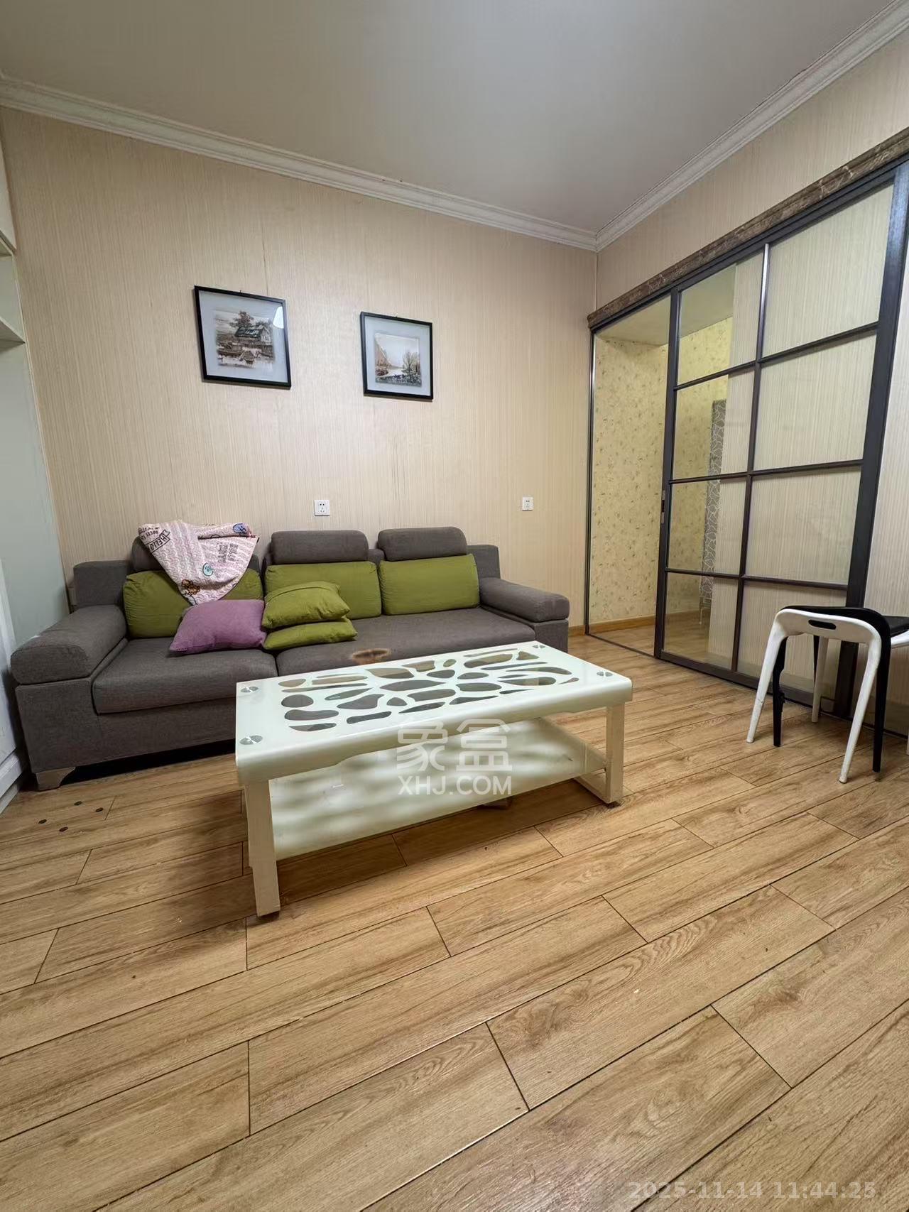 几米空间  1室1厅1卫    1600.0元/月